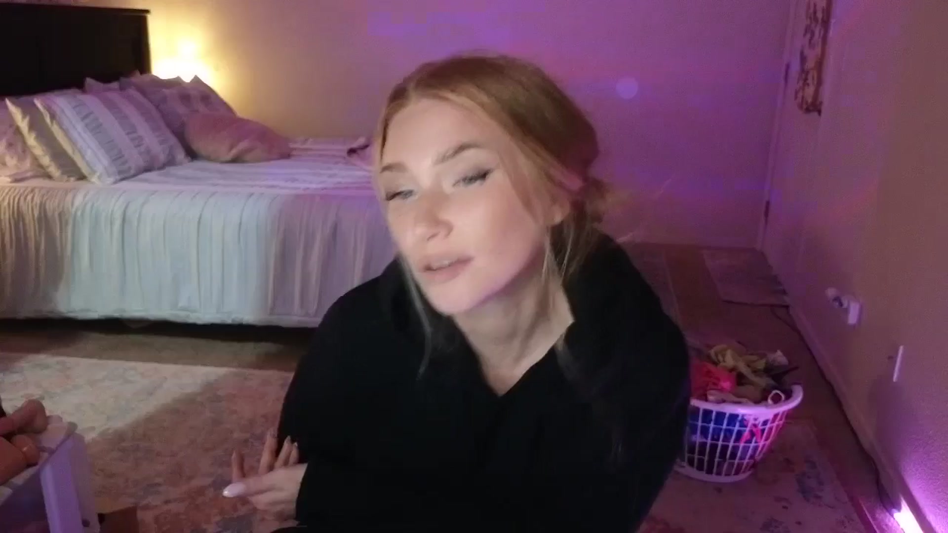 Gallery image thumbnail from Freckld_Cutie's myfreecams stream on, 07/23/2024, 19:08 image 2 of 20
