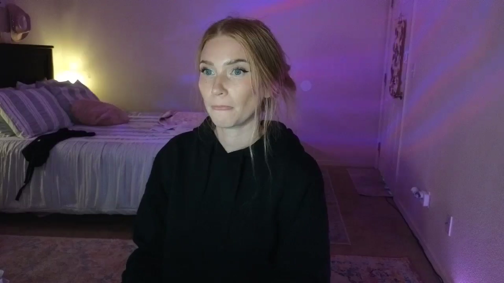 Gallery image thumbnail from Freckld_Cutie's myfreecams stream on, 07/23/2024, 20:41 image 17 of 20
