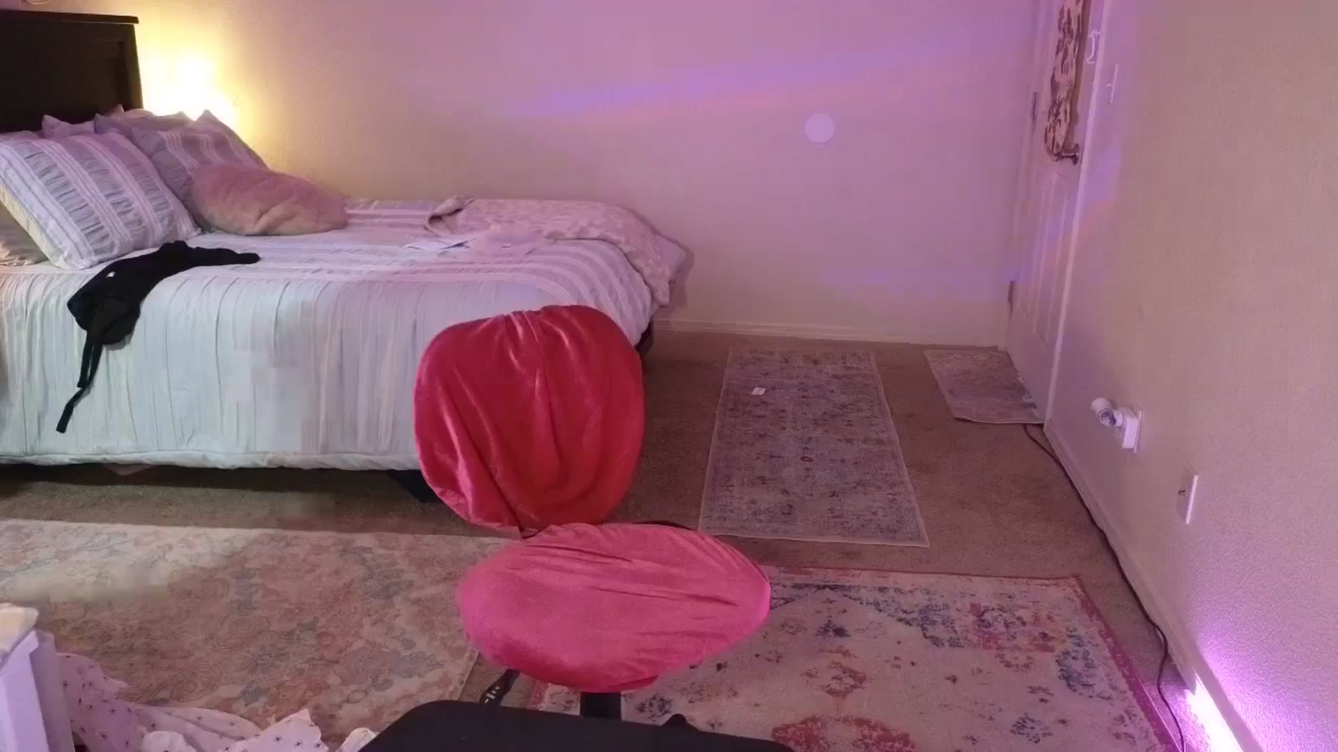Gallery image thumbnail from Freckld_Cutie's myfreecams stream on, 07/23/2024, 20:41 image 7 of 20
