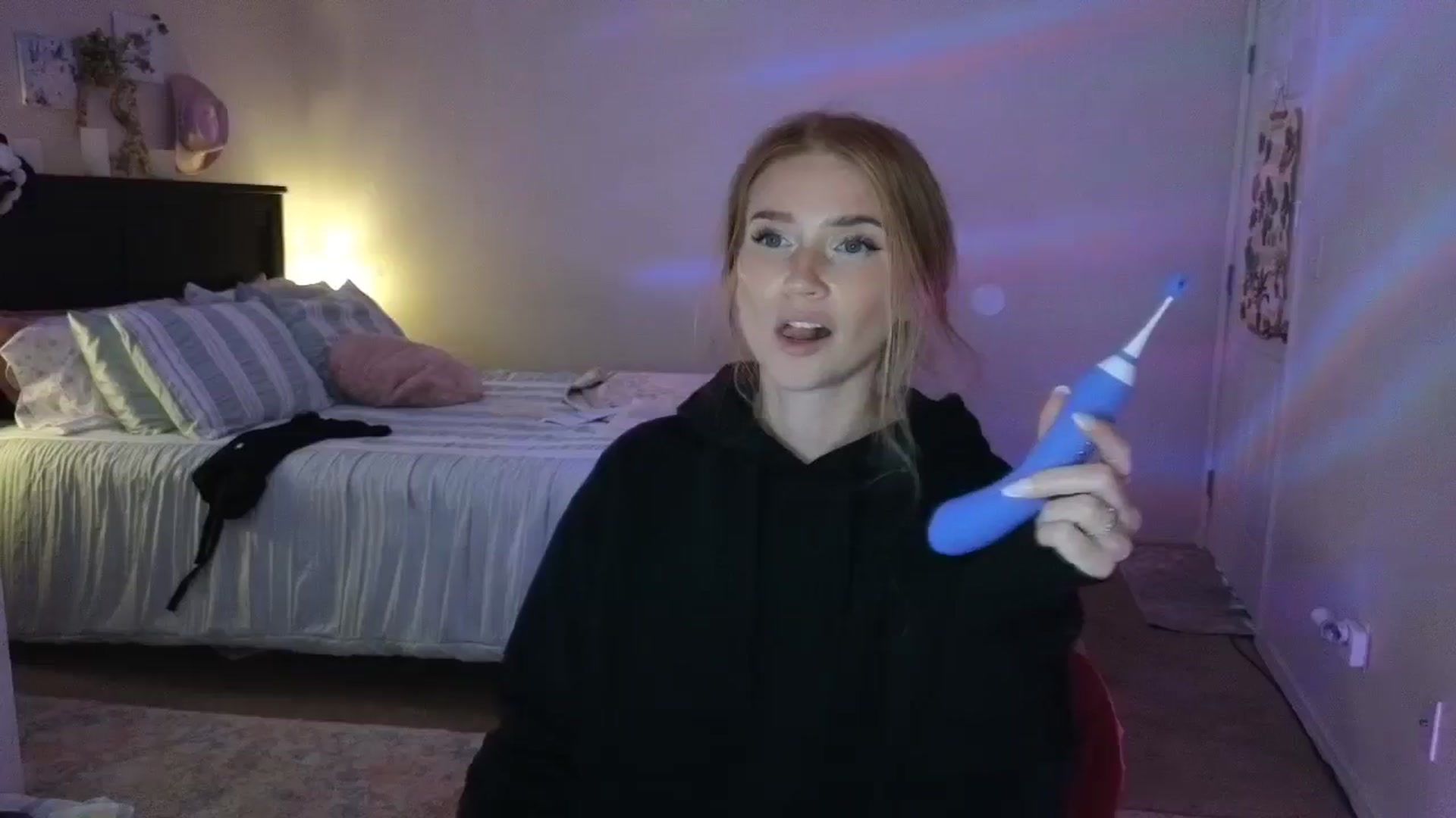 Gallery image thumbnail from Freckld_Cutie's myfreecams stream on, 07/23/2024, 21:49 image 2 of 20