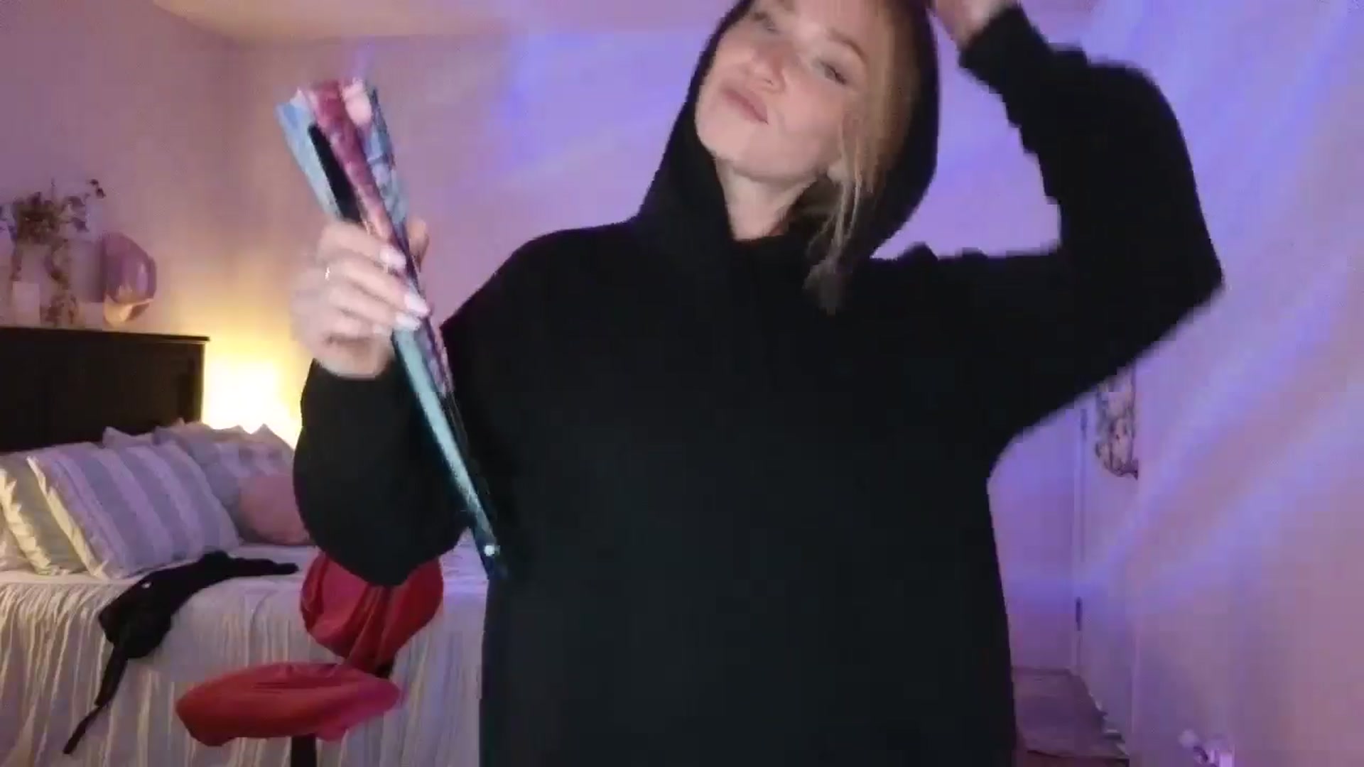 Gallery image thumbnail from Freckld_Cutie's myfreecams stream on, 07/23/2024, 21:49 image 11 of 20