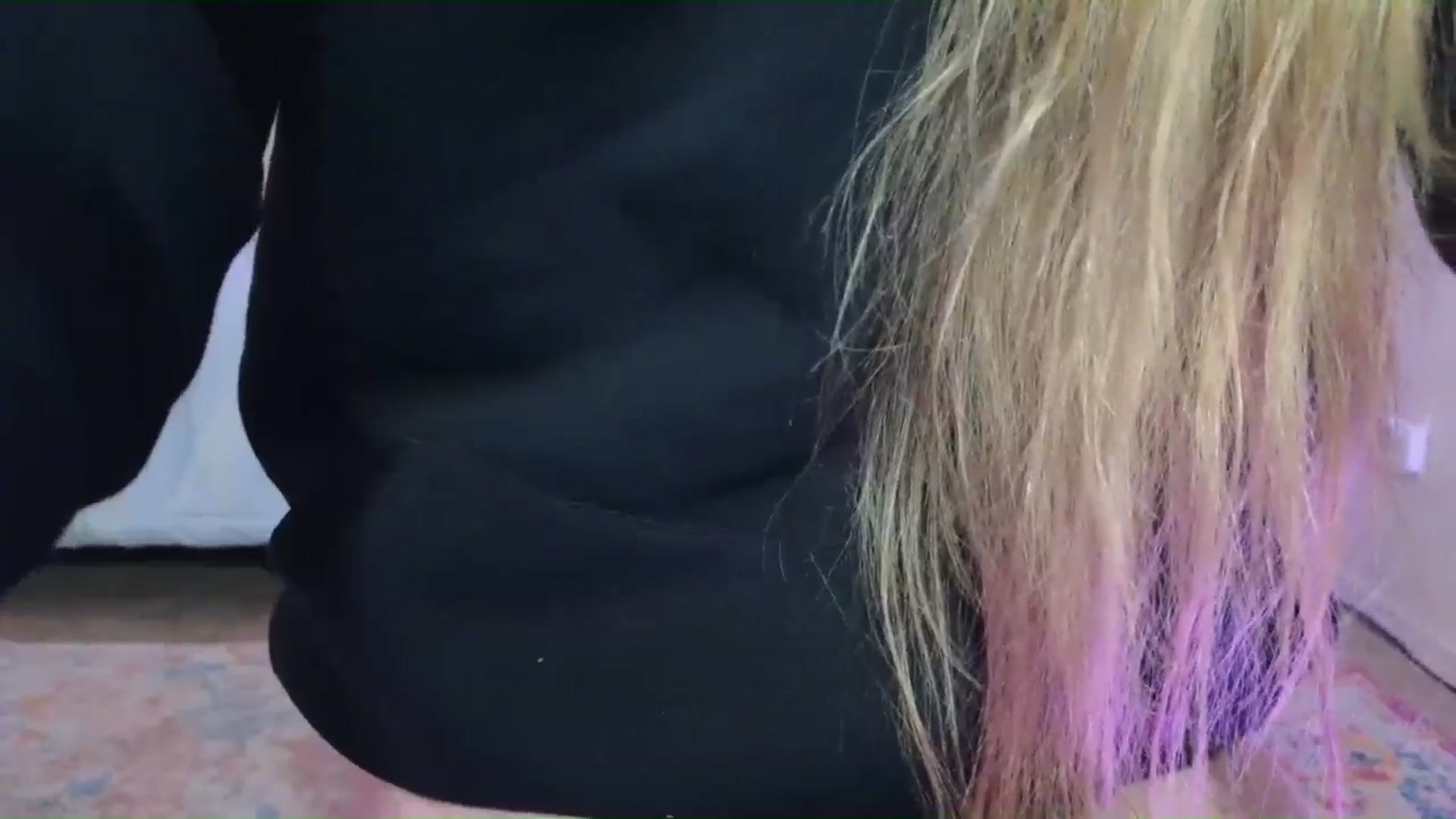 Gallery image thumbnail from Freckld_Cutie's myfreecams stream on, 07/23/2024, 22:33 image 5 of 20