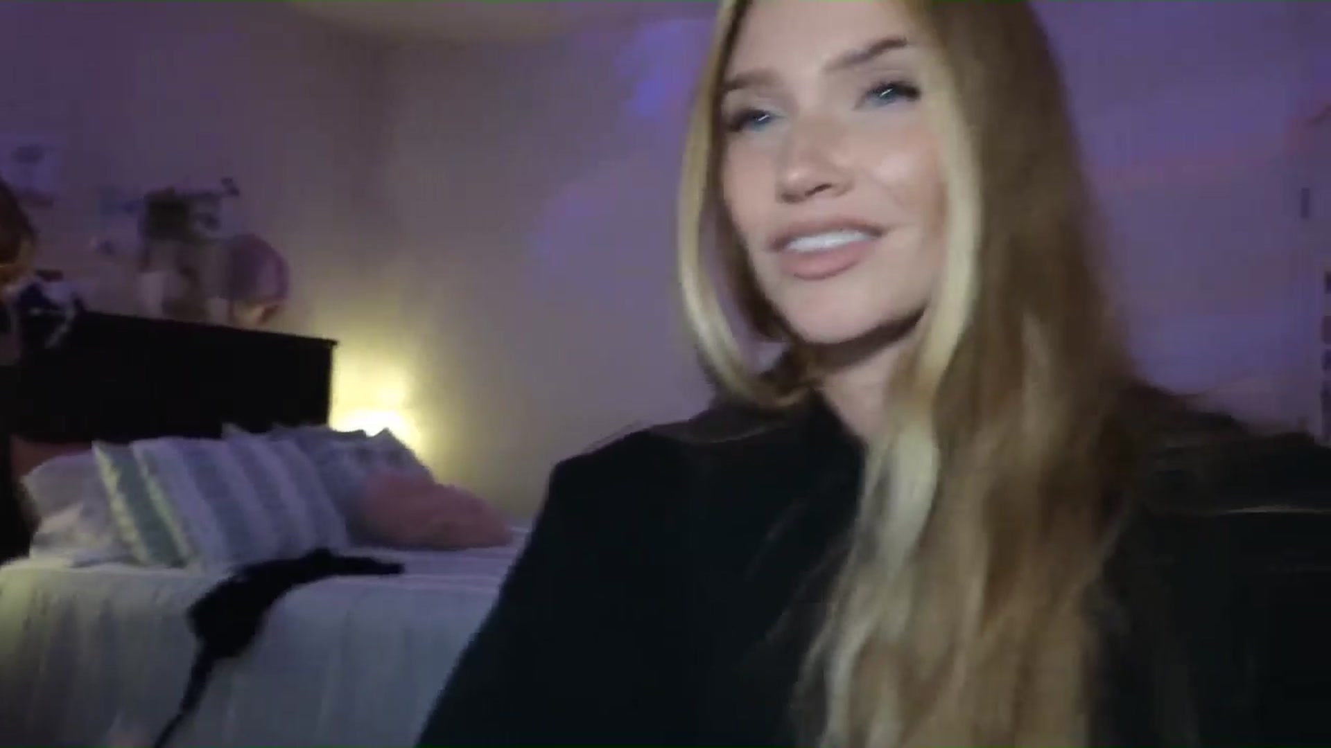 Gallery image thumbnail from Freckld_Cutie's myfreecams stream on, 07/23/2024, 22:33 image 17 of 20