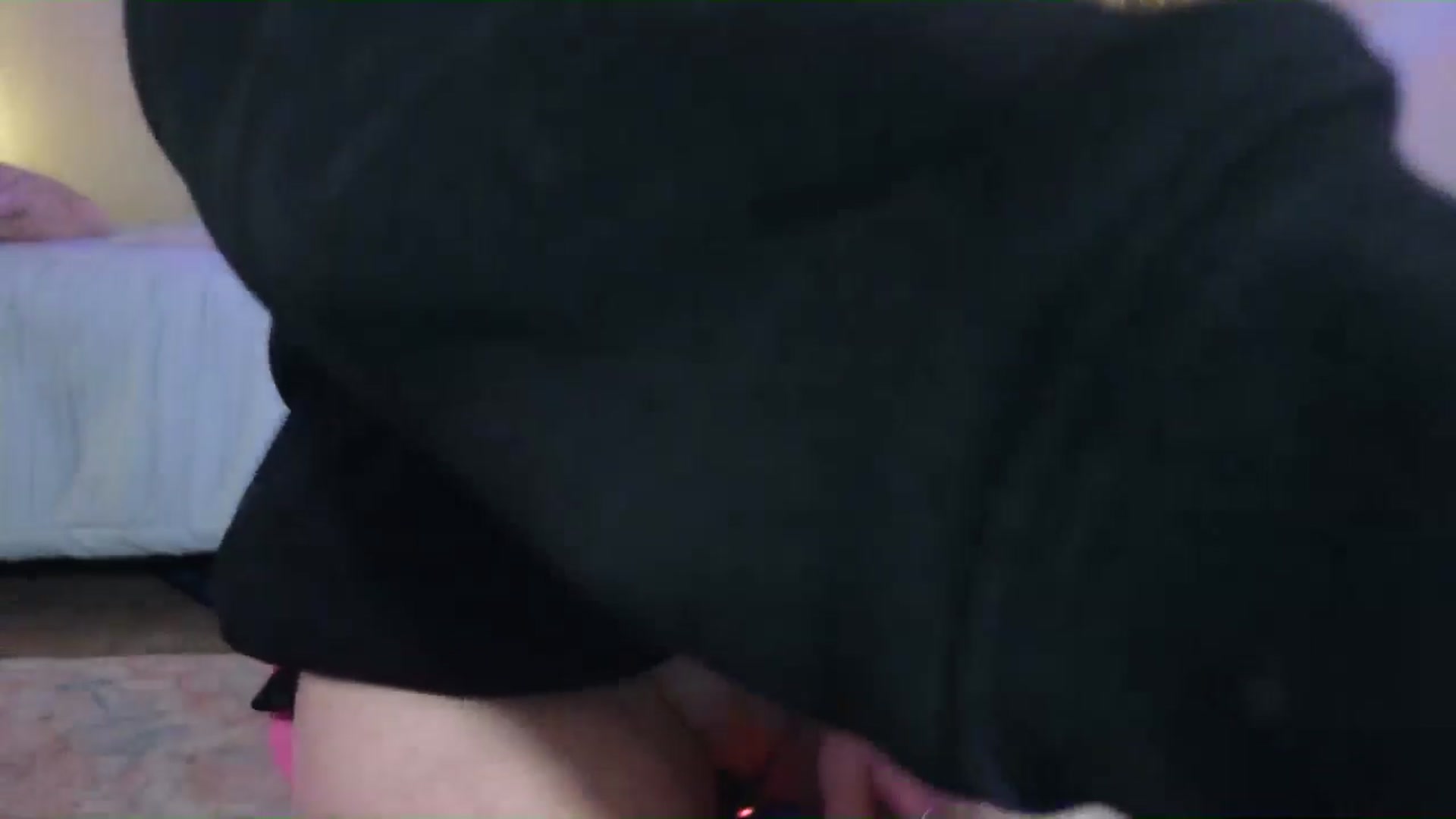 Gallery image thumbnail from Freckld_Cutie's myfreecams stream on, 07/23/2024, 22:33 image 4 of 20
