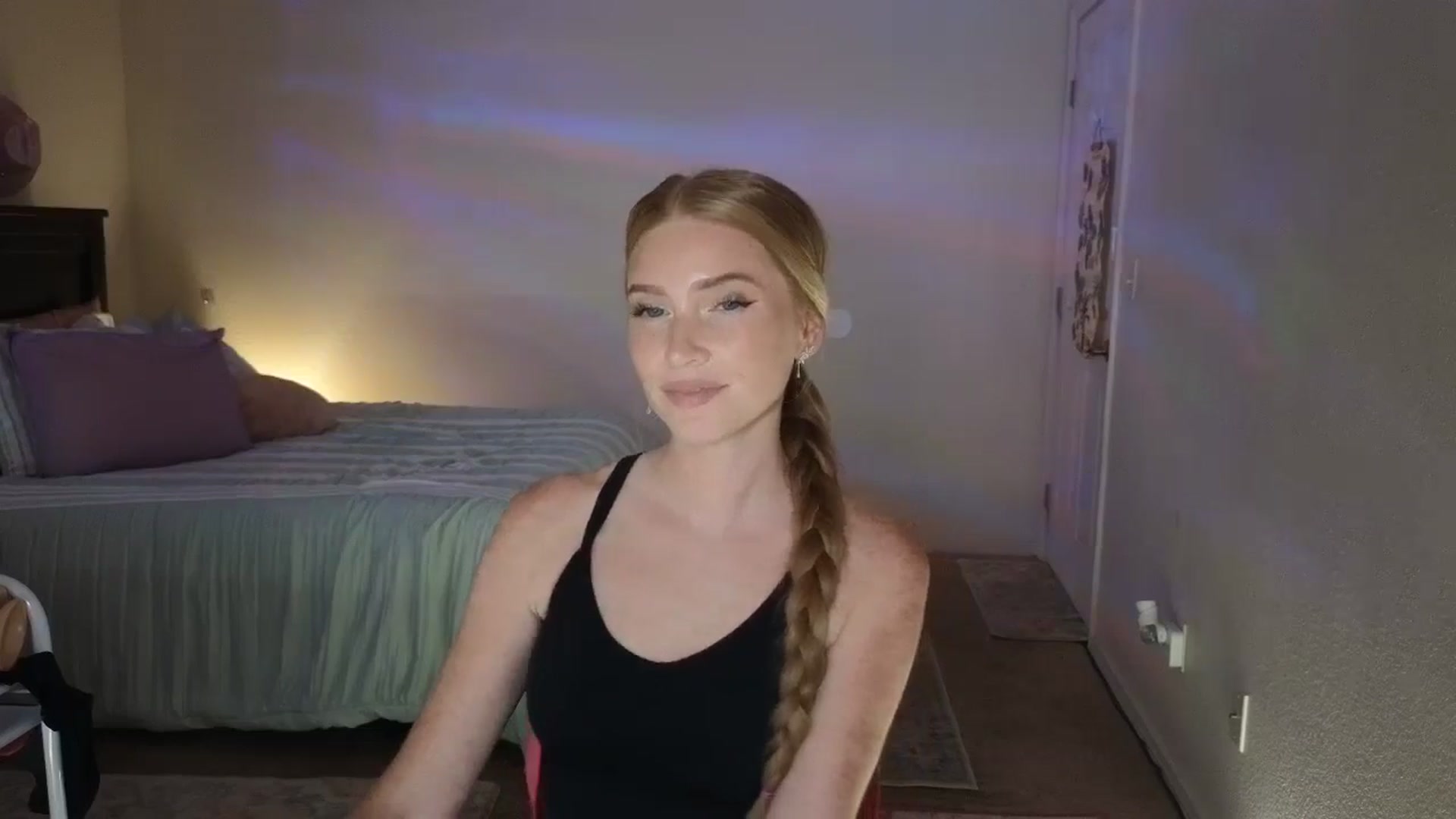 Gallery image thumbnail from Freckld_Cutie's myfreecams stream on, 07/24/2024, 19:49 image 4 of 20