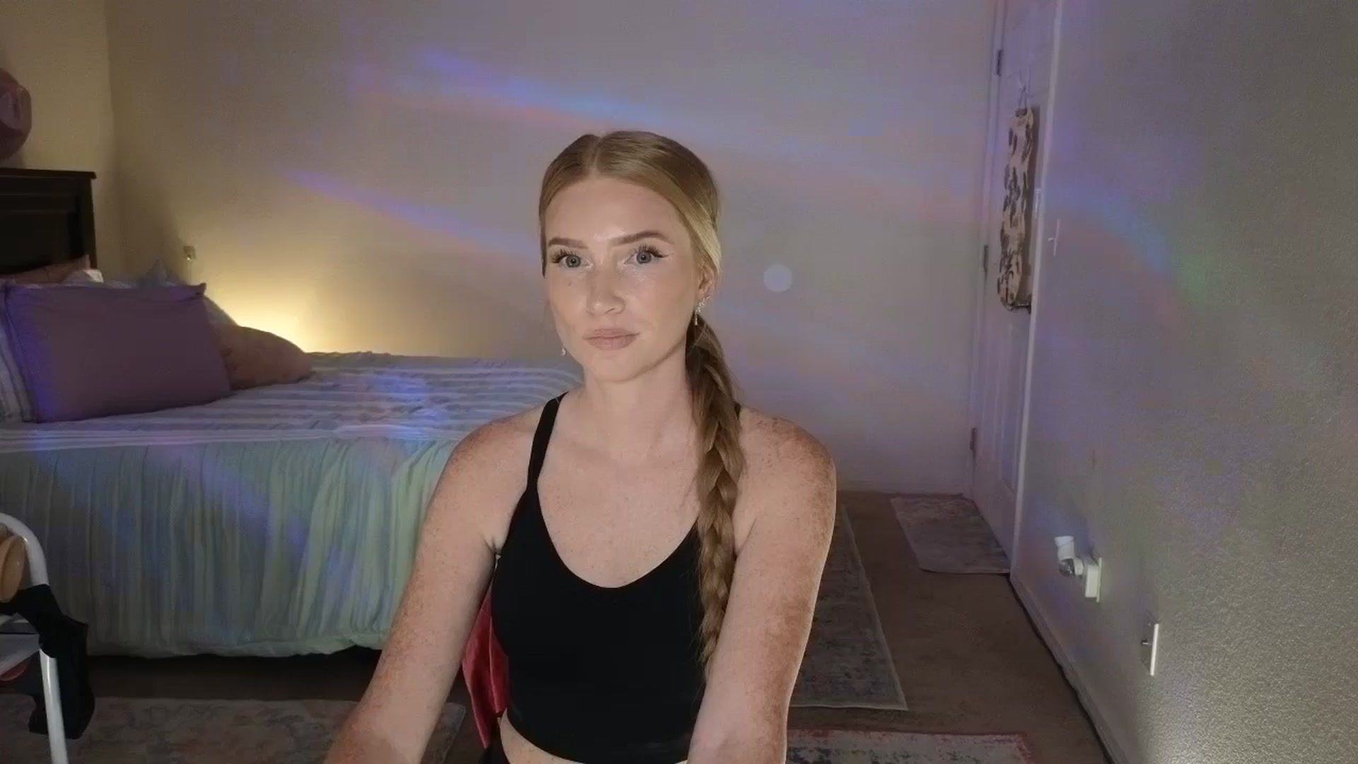 Gallery image thumbnail from Freckld_Cutie's myfreecams stream on, 07/24/2024, 19:49 image 7 of 20