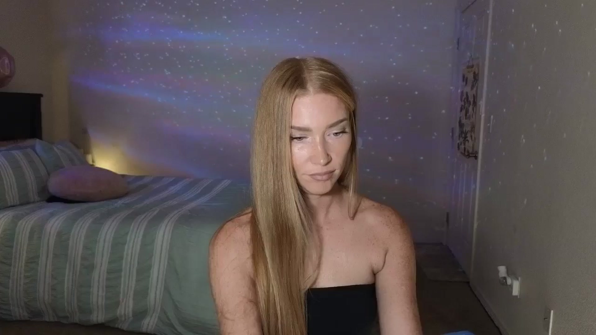Gallery image thumbnail from Freckld_Cutie's myfreecams stream on, 07/26/2024, 18:13 image 7 of 20