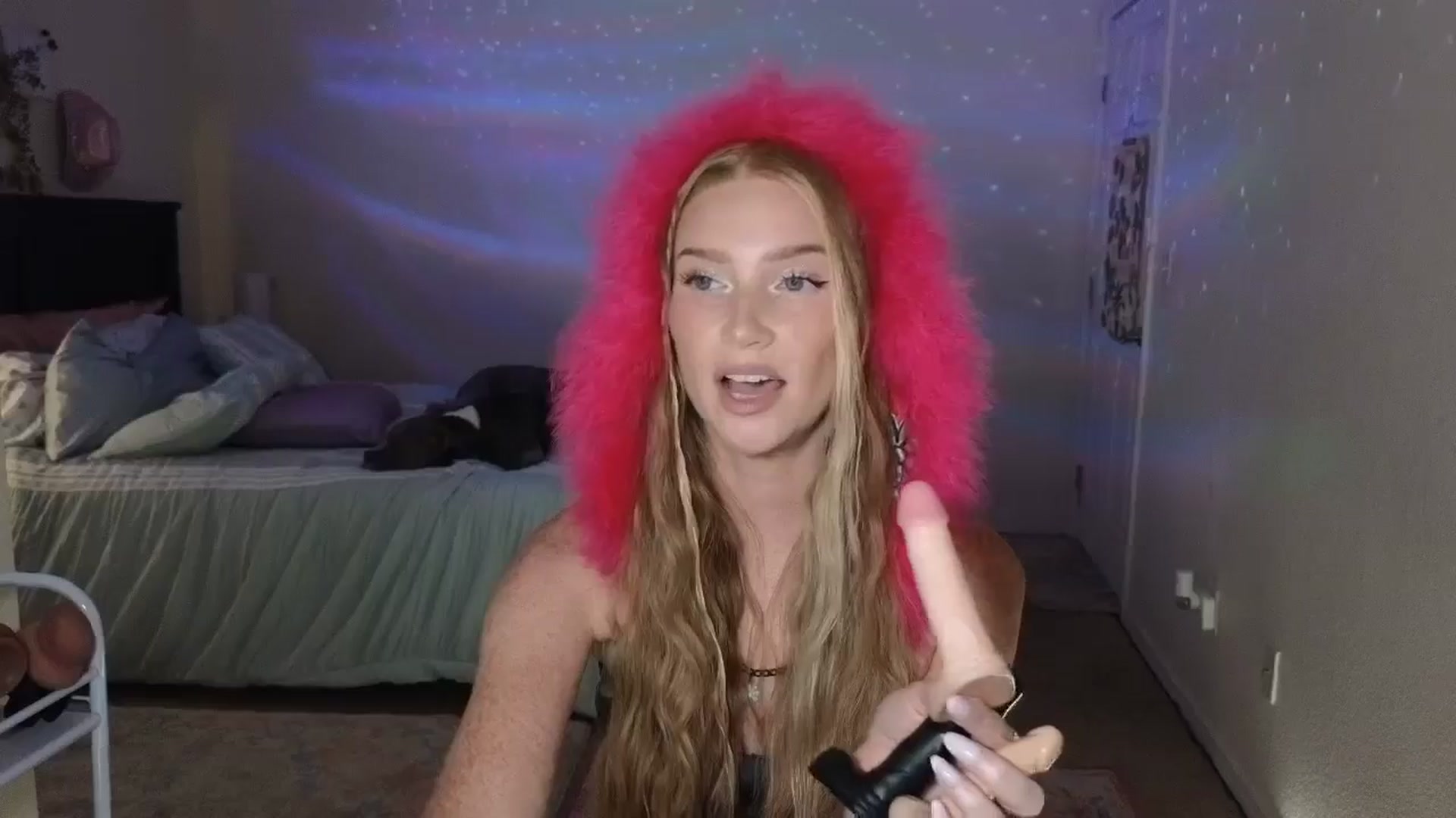 Gallery image thumbnail from Freckld_Cutie's myfreecams stream on, 08/01/2024, 16:56 image 6 of 20