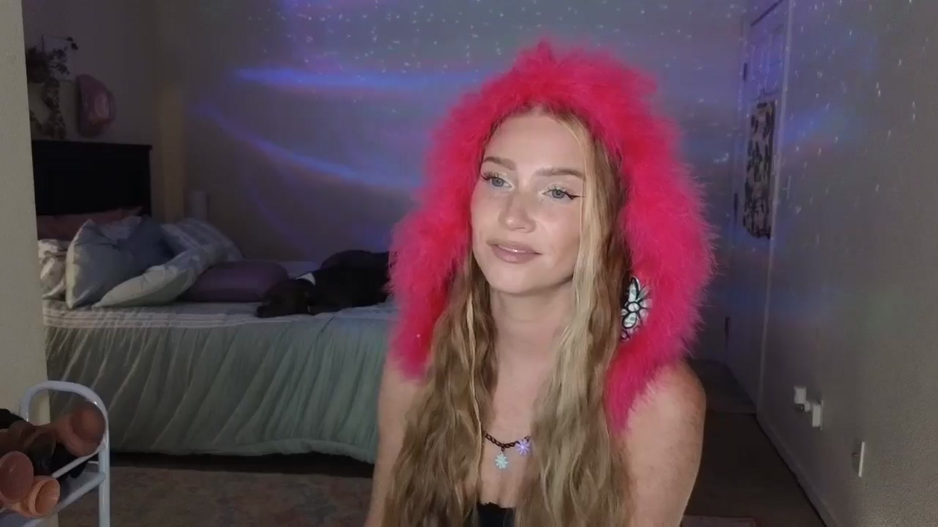 Gallery image thumbnail from Freckld_Cutie's myfreecams stream on, 08/01/2024, 16:56 image 15 of 20
