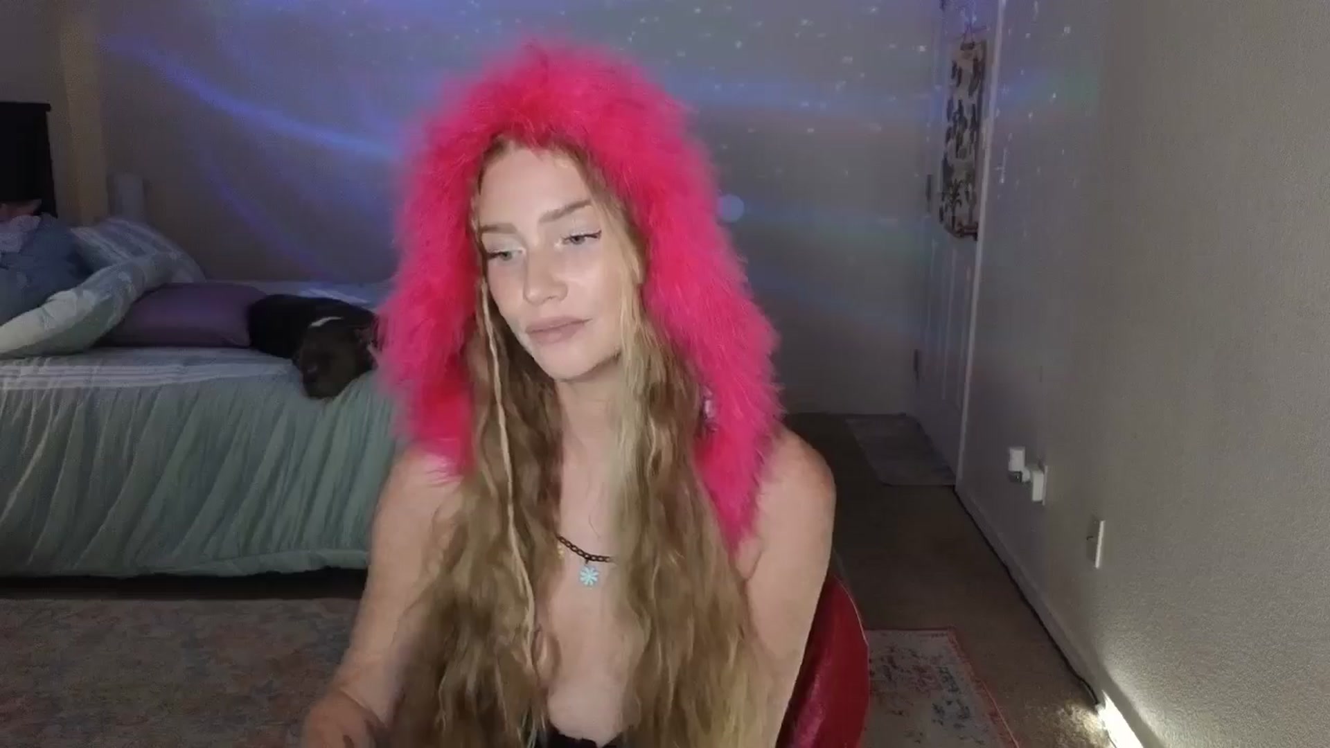 Gallery image thumbnail from Freckld_Cutie's myfreecams stream on, 08/01/2024, 17:55 image 12 of 20