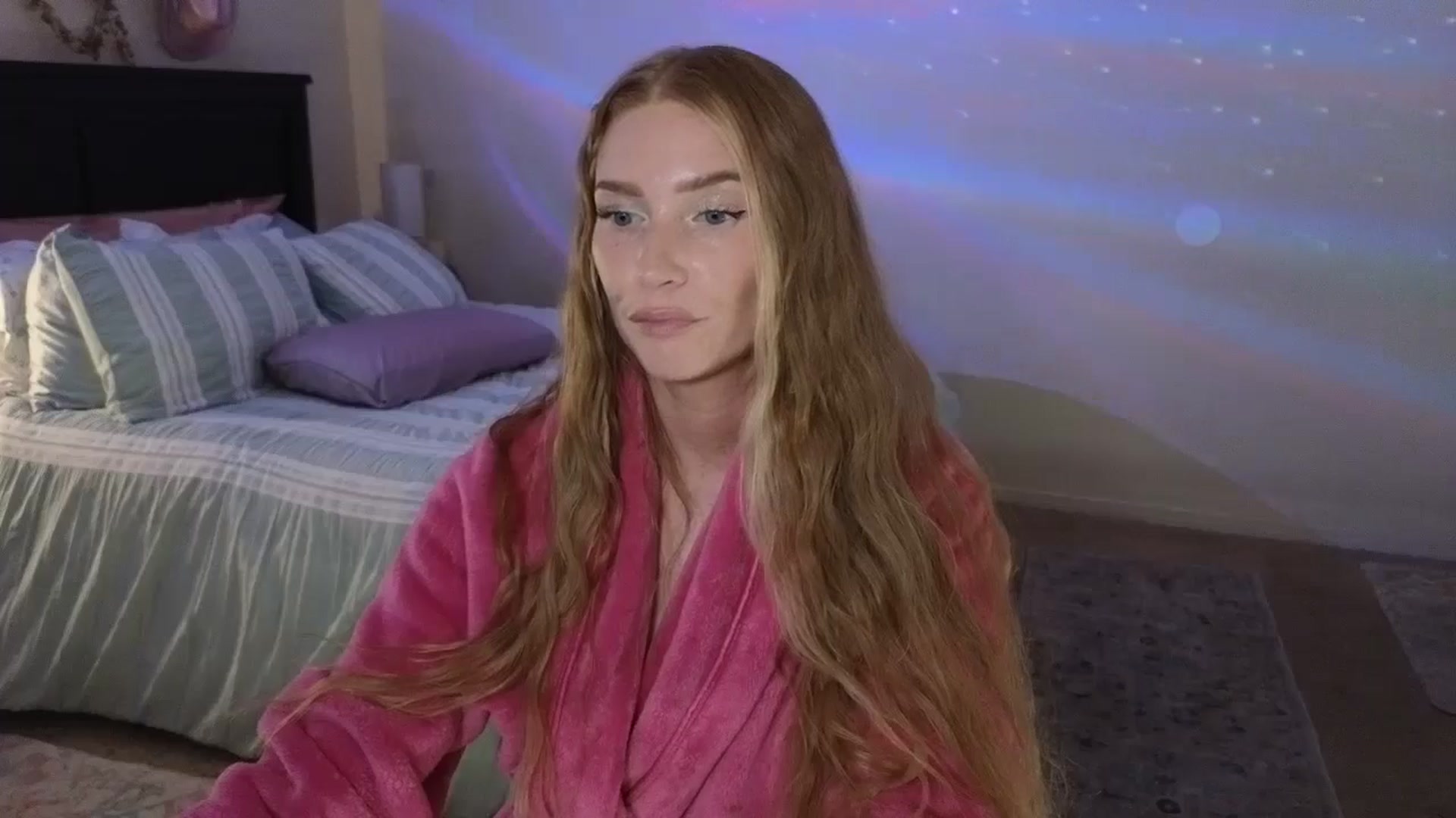 Gallery image thumbnail from Freckld_Cutie's myfreecams stream on, 08/01/2024, 20:33 image 14 of 20