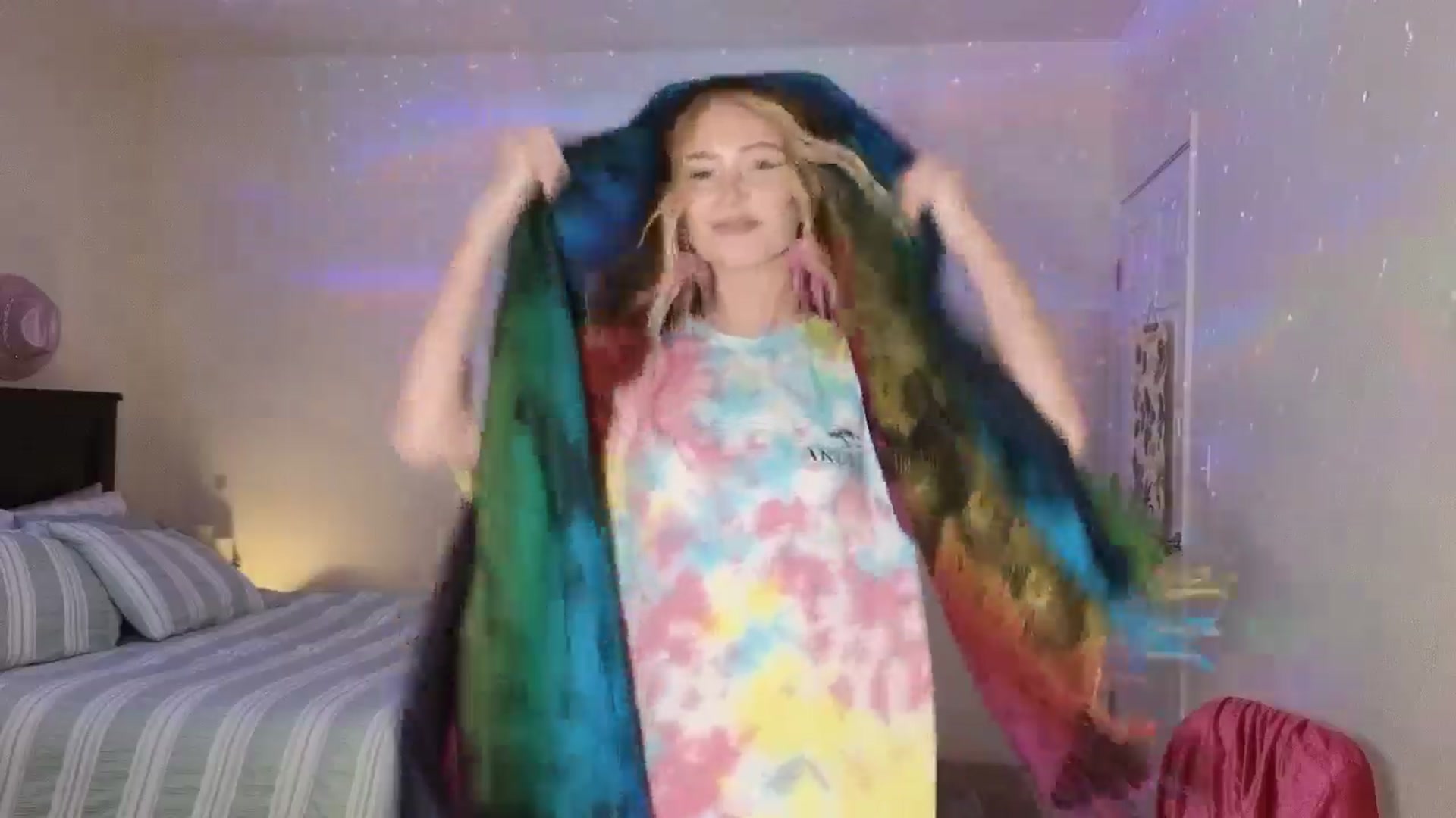 Gallery image thumbnail from Freckld_Cutie's myfreecams stream on, 08/02/2024, 16:43 image 15 of 20