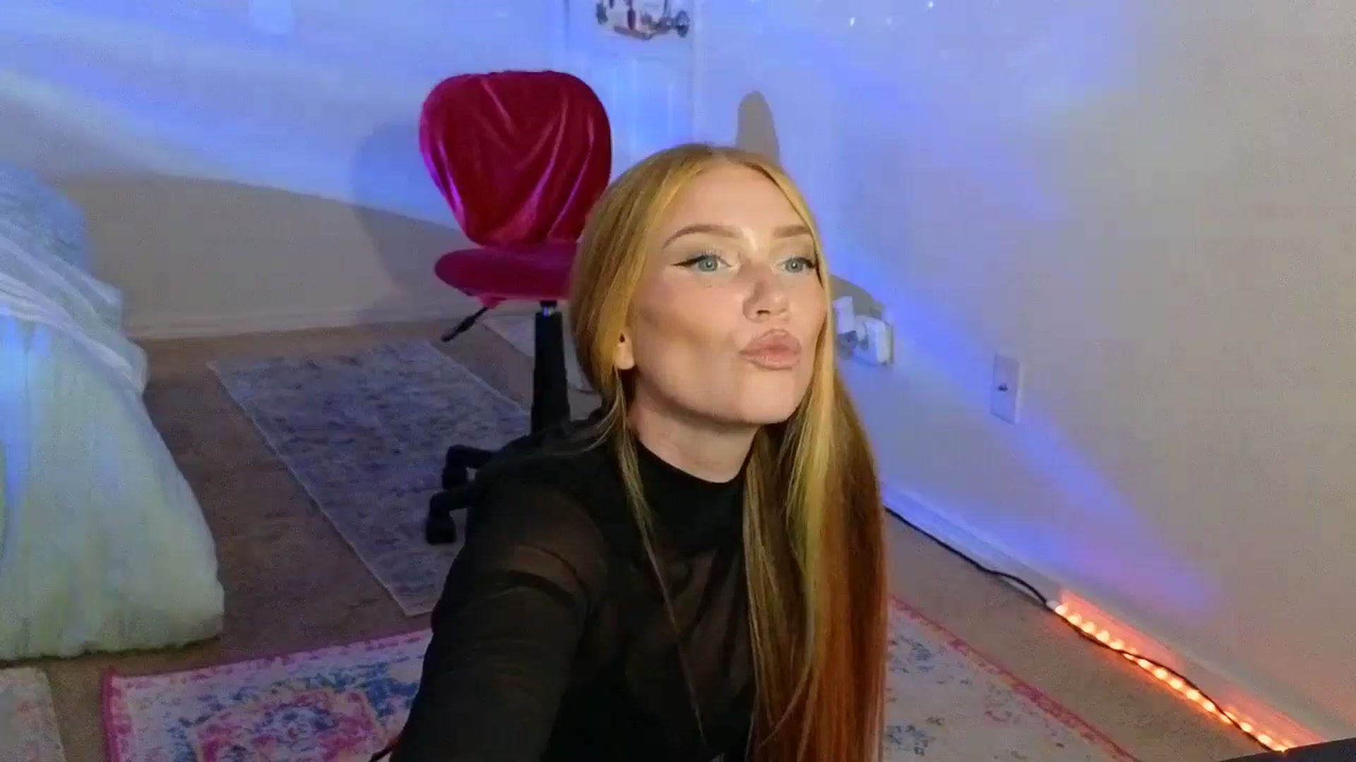 Gallery image thumbnail from Freckld_Cutie's myfreecams stream on, 08/07/2024, 18:47 image 7 of 20