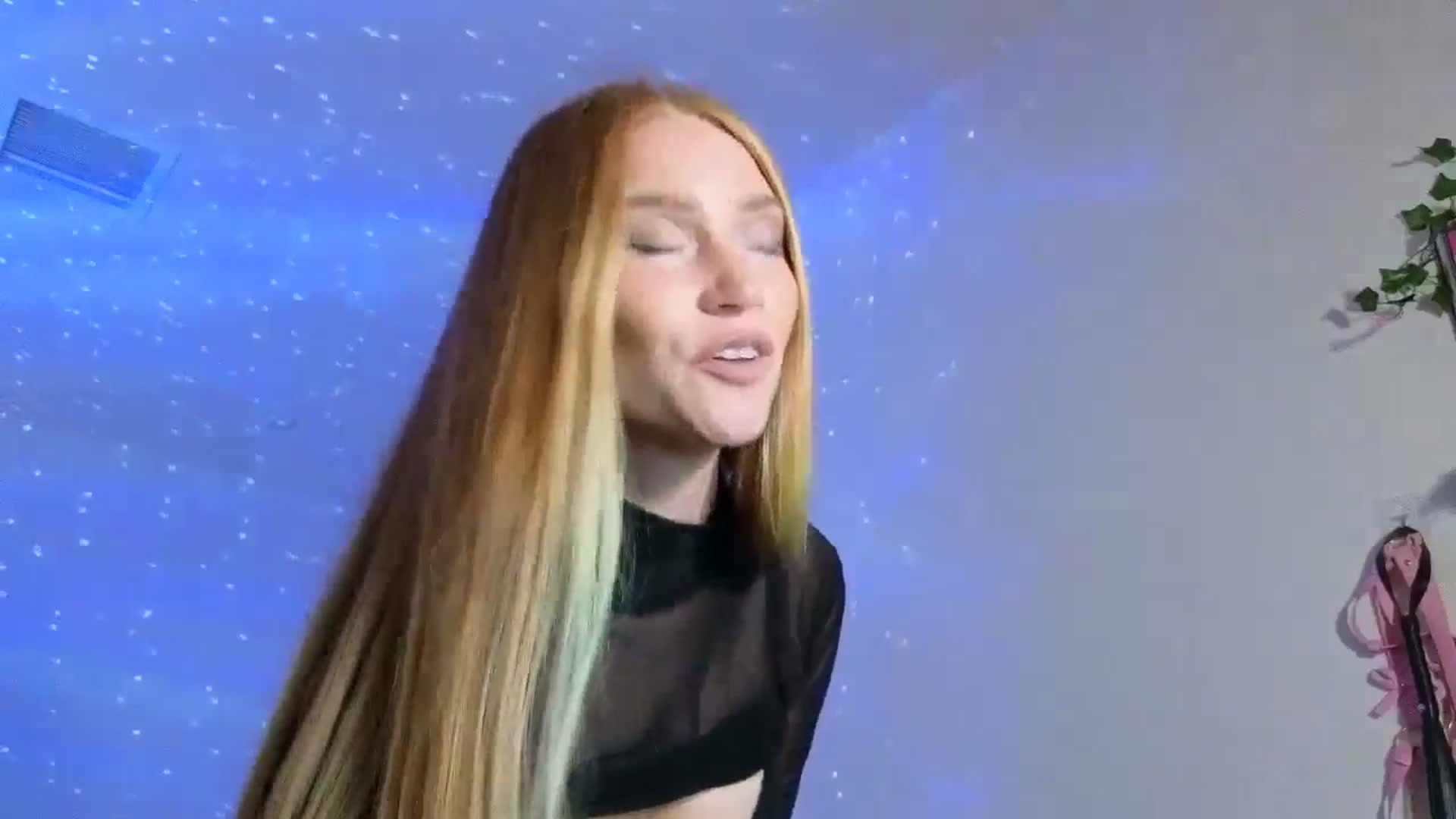Gallery image thumbnail from Freckld_Cutie's myfreecams stream on, 08/07/2024, 18:47 image 13 of 20