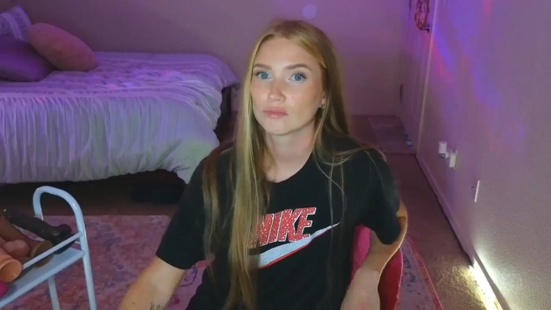 Gallery image thumbnail from Freckld_Cutie's myfreecams stream on, 08/14/2024, 18:45 image 17 of 20
