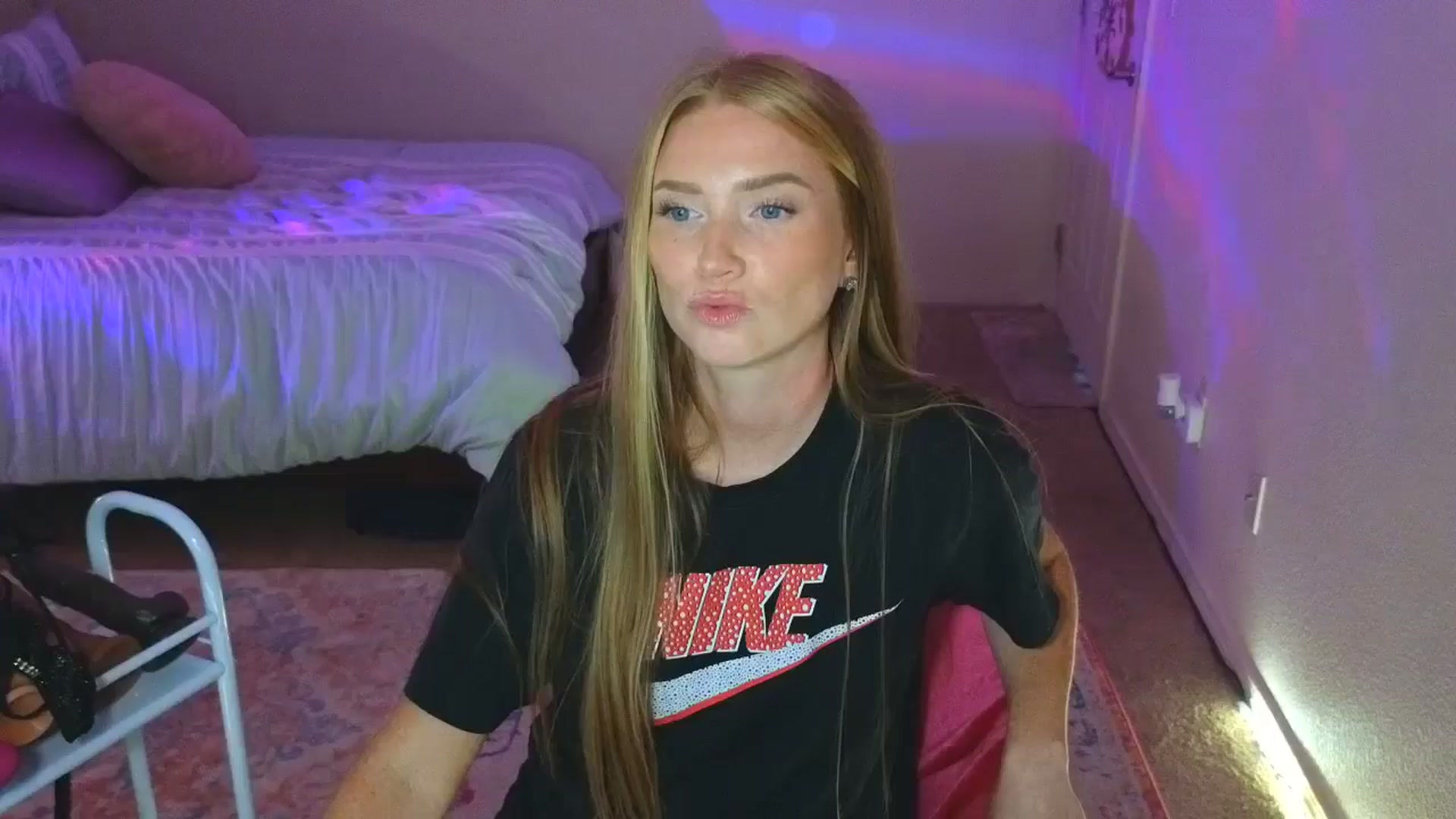 Gallery image thumbnail from Freckld_Cutie's myfreecams stream on, 08/14/2024, 18:45 image 15 of 20