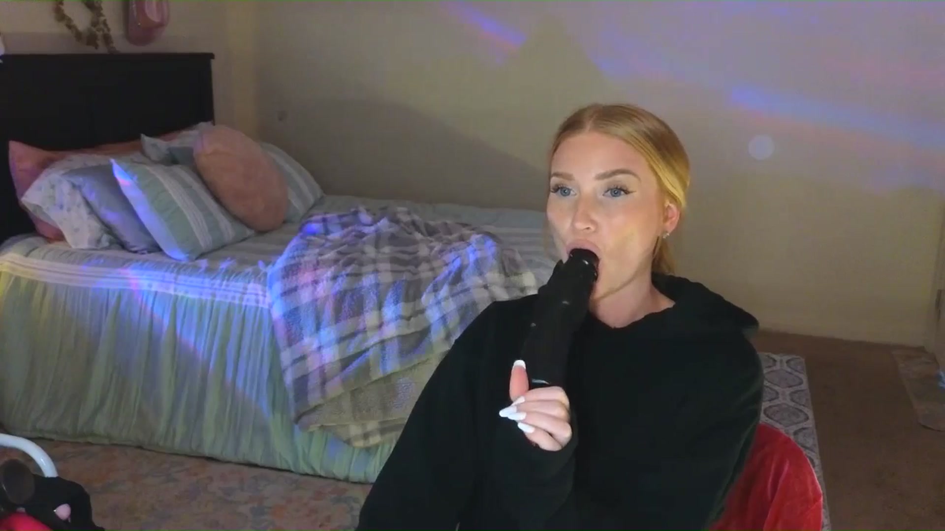 Gallery image thumbnail from Freckld_Cutie's myfreecams stream on, 08/23/2024, 20:40 image 14 of 20