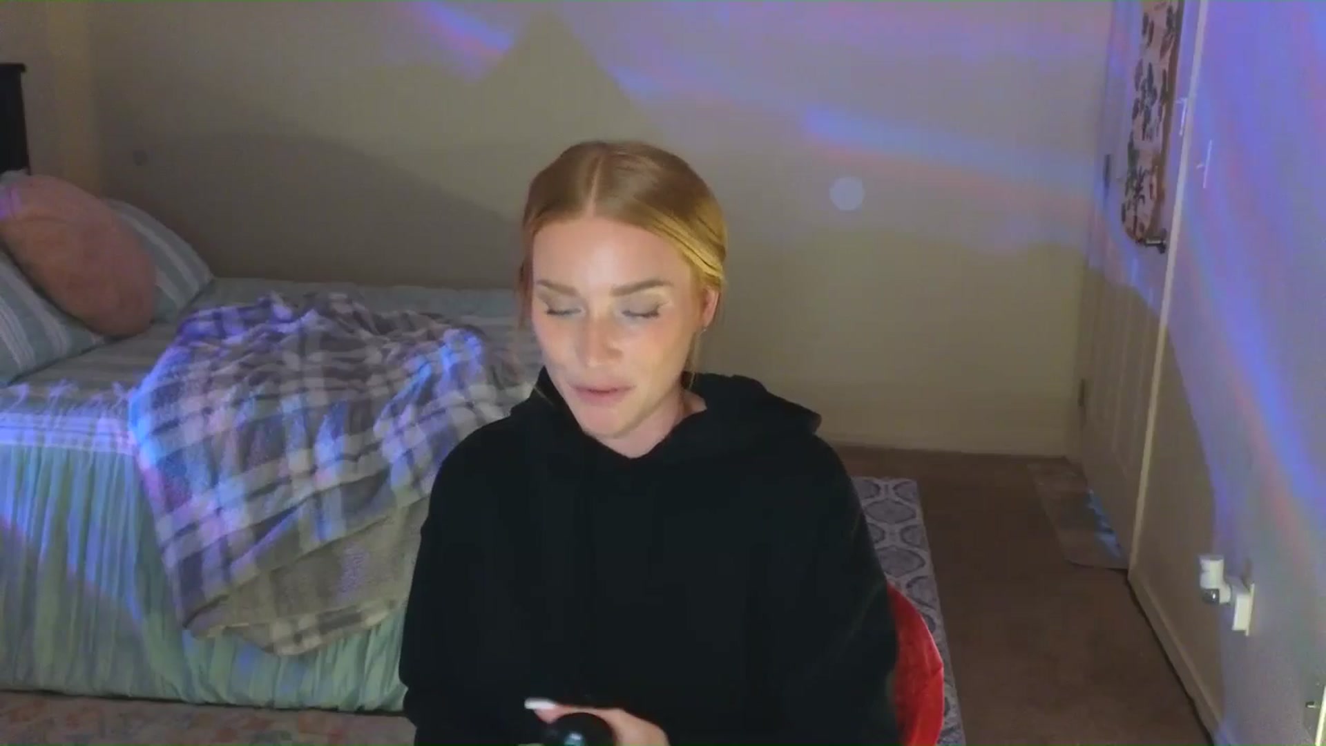 Gallery image thumbnail from Freckld_Cutie's myfreecams stream on, 08/23/2024, 20:40 image 17 of 20