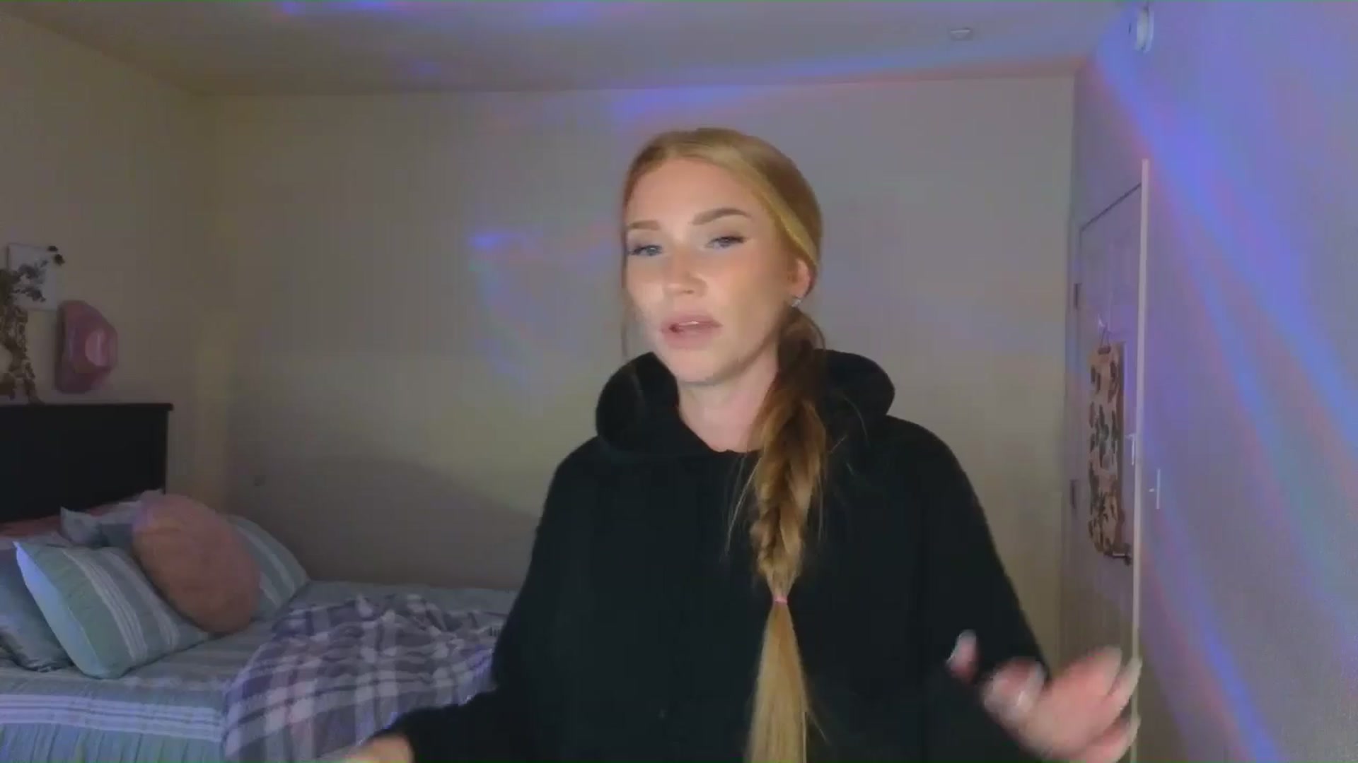 Gallery image thumbnail from Freckld_Cutie's myfreecams stream on, 08/23/2024, 20:40 image 20 of 20