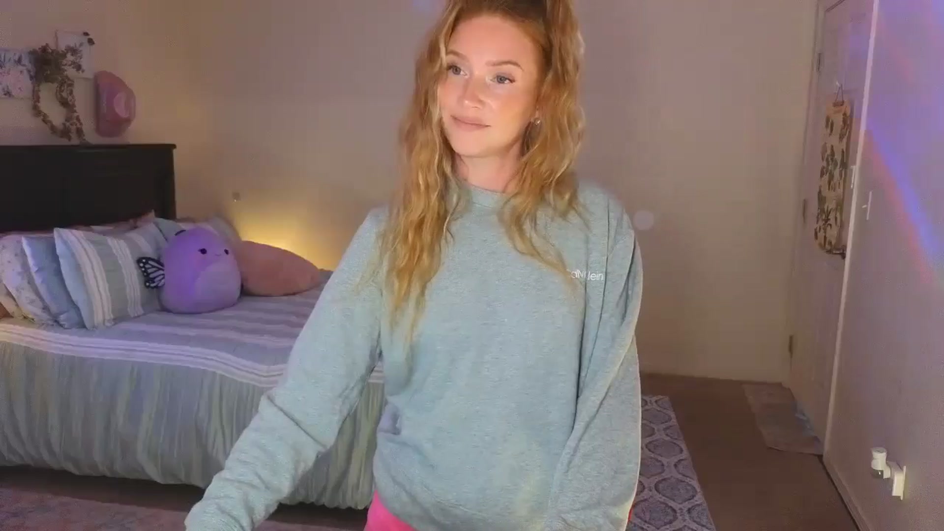 Gallery image thumbnail from Freckld_Cutie's myfreecams stream on, 08/28/2024, 17:51 image 17 of 20