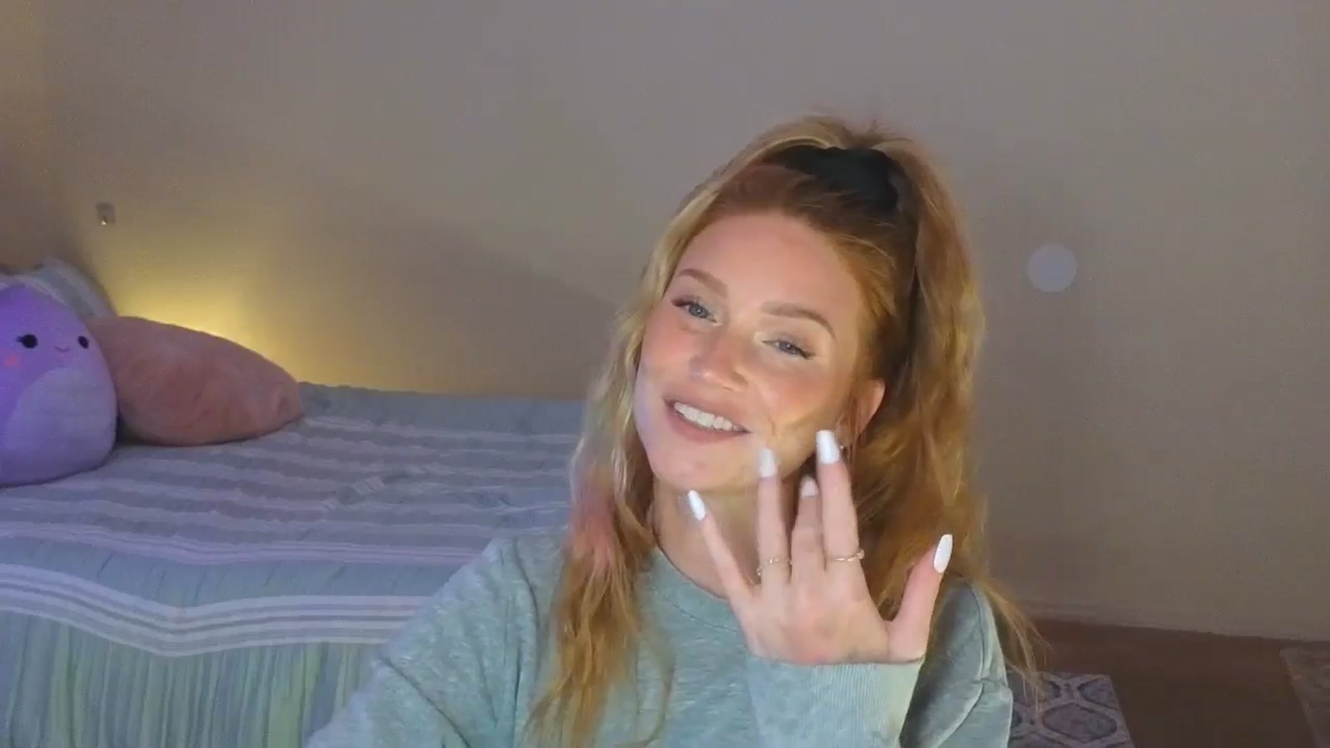 Gallery image thumbnail from Freckld_Cutie's myfreecams stream on, 08/28/2024, 17:51 image 8 of 20
