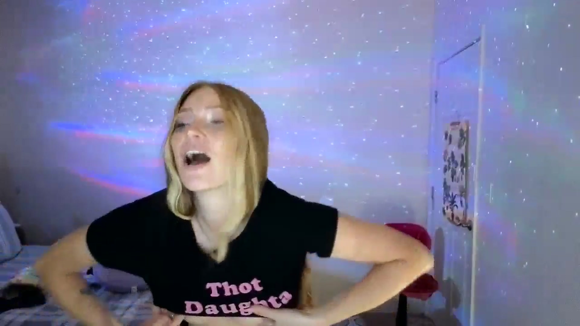 Gallery image thumbnail from Freckld_Cutie's myfreecams stream on, 10/16/2024, 20:39 image 7 of 20