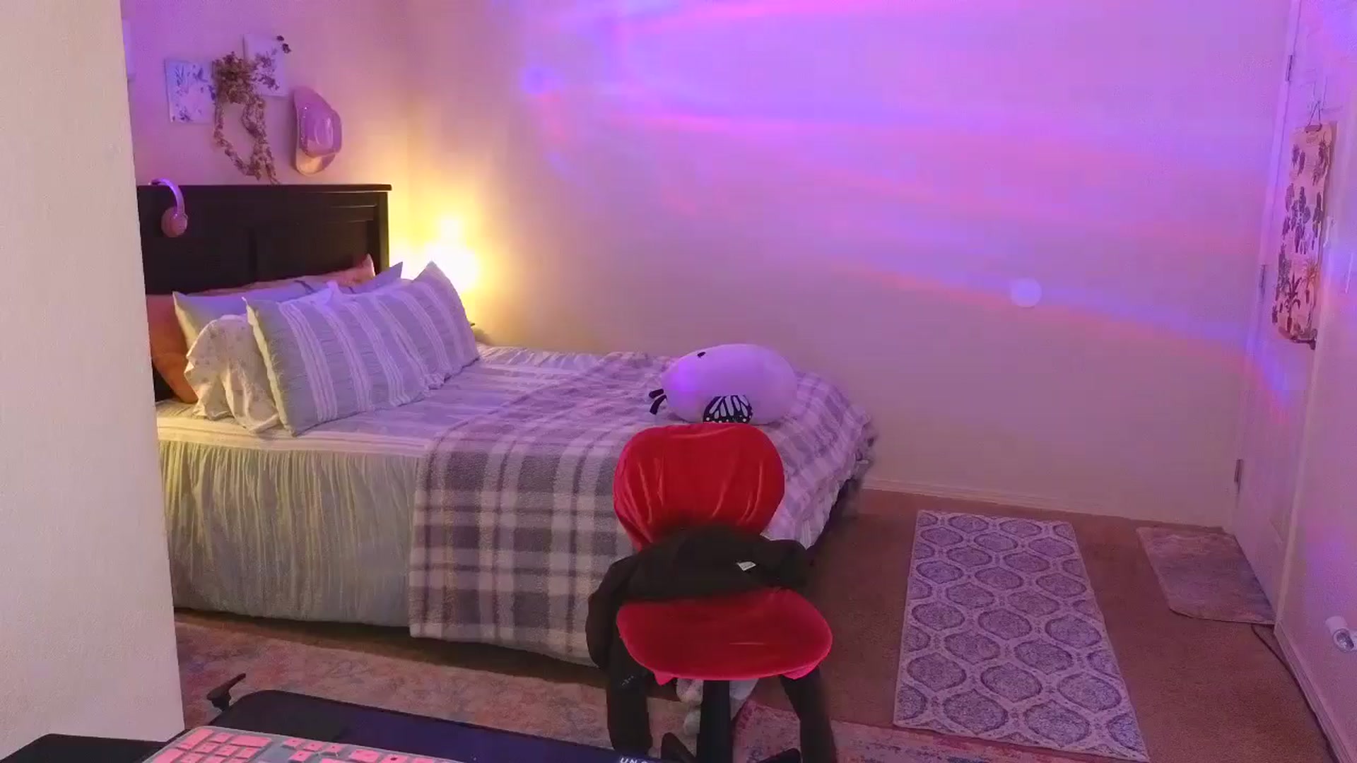 Gallery image thumbnail from Freckld_Cutie's myfreecams stream on, 10/22/2024, 19:14 image 20 of 20