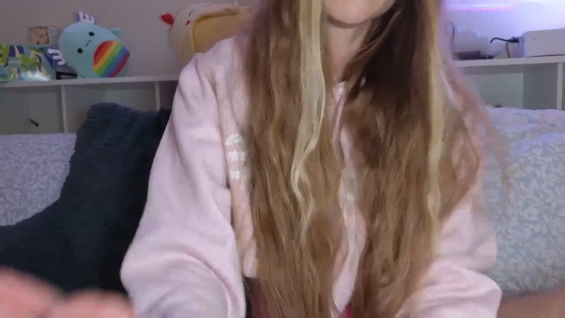 Gallery image thumbnail from Freckld_Cutie's myfreecams stream on, 06/04/2025, 19:26 image 19 of 20