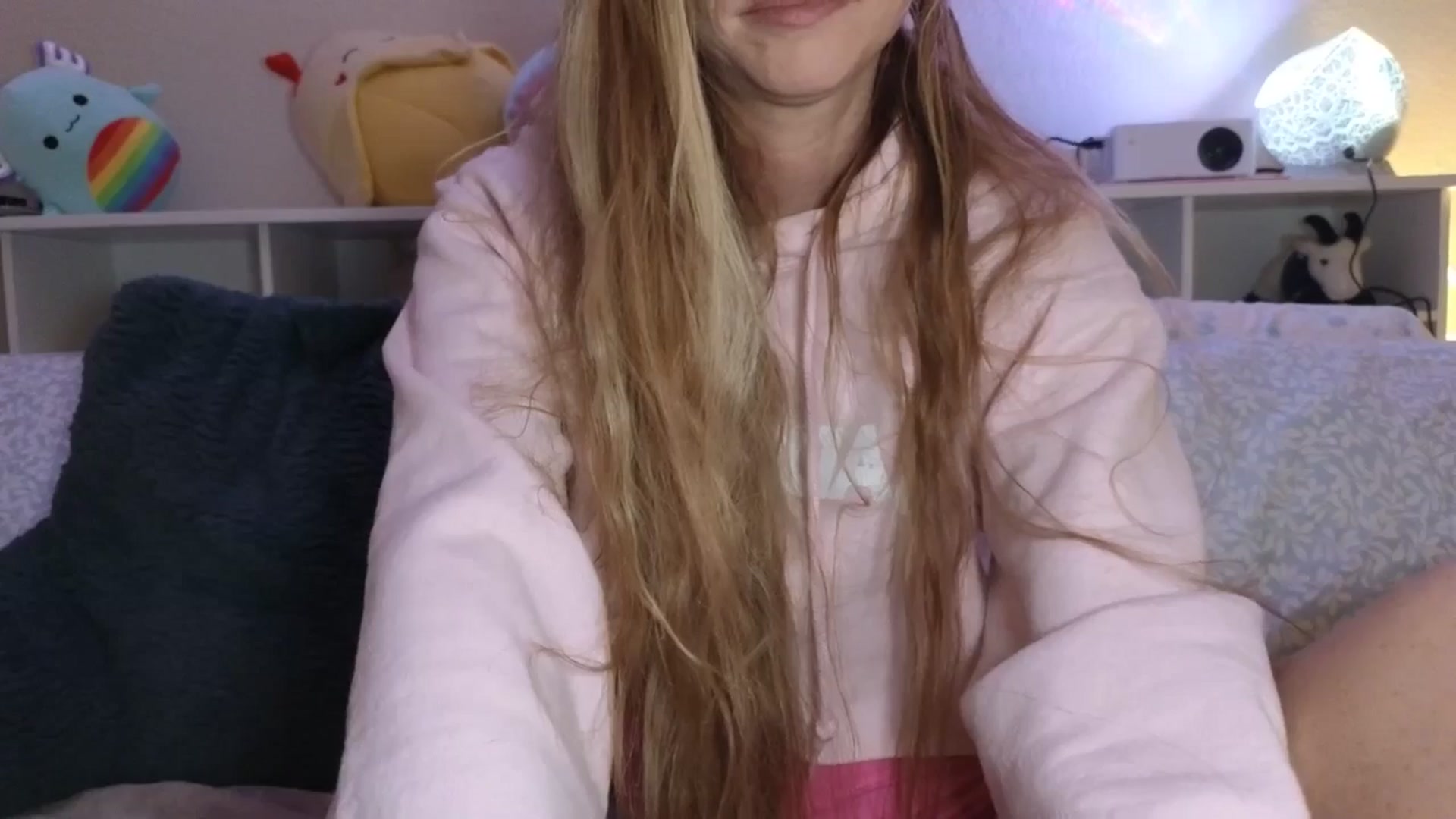 Gallery image thumbnail from Freckld_Cutie's myfreecams stream on, 06/04/2025, 19:26 image 8 of 20