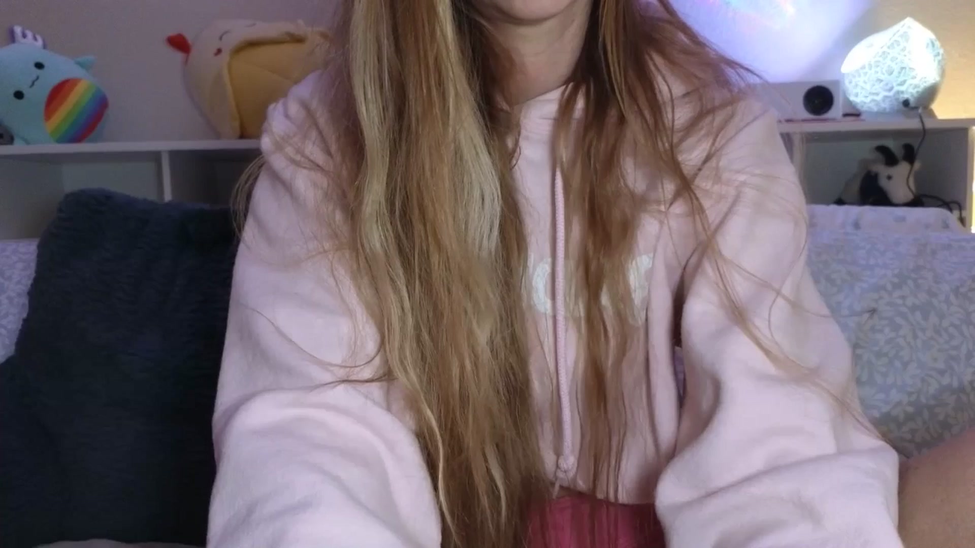 Gallery image thumbnail from Freckld_Cutie's myfreecams stream on, 06/04/2025, 19:26 image 2 of 20
