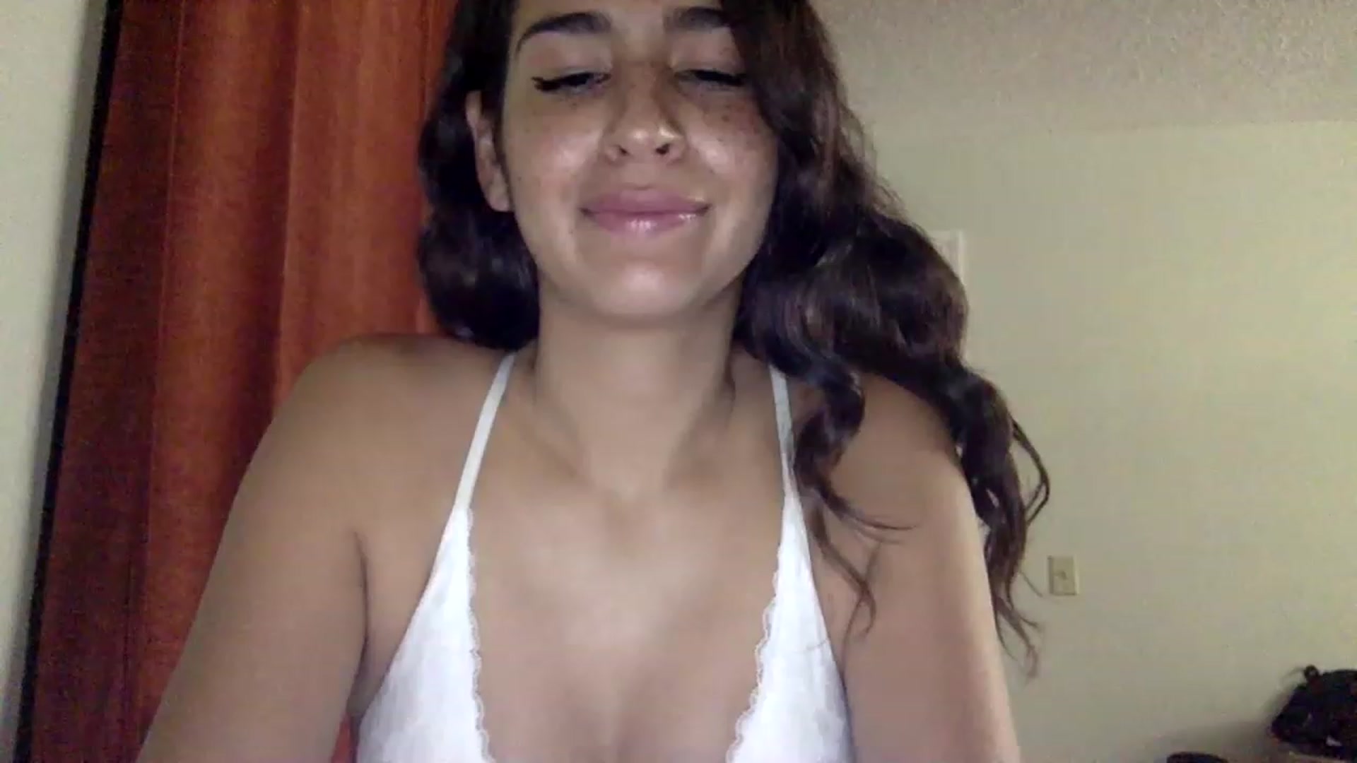 Gallery image thumbnail from FreckledPoni's myfreecams stream on, 12/24/2022, 01:04 image 5 of 20