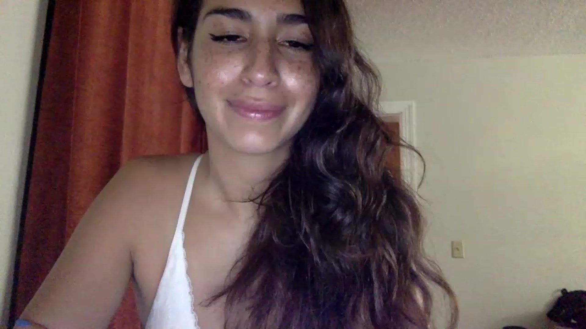 Gallery image thumbnail from FreckledPoni's myfreecams stream on, 12/24/2022, 01:04 image 12 of 20