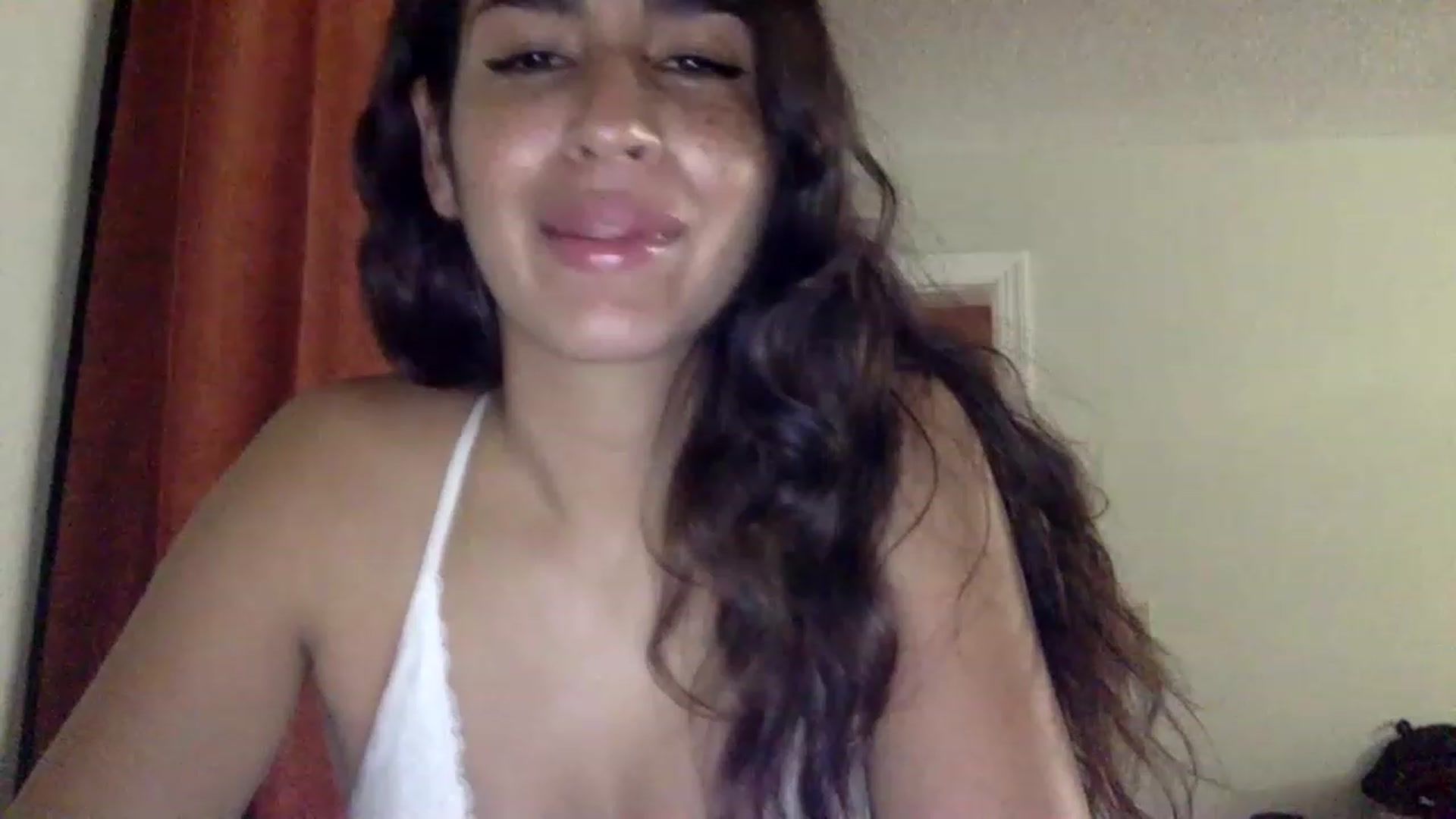Gallery image thumbnail from FreckledPoni's myfreecams stream on, 12/24/2022, 01:04 image 7 of 20