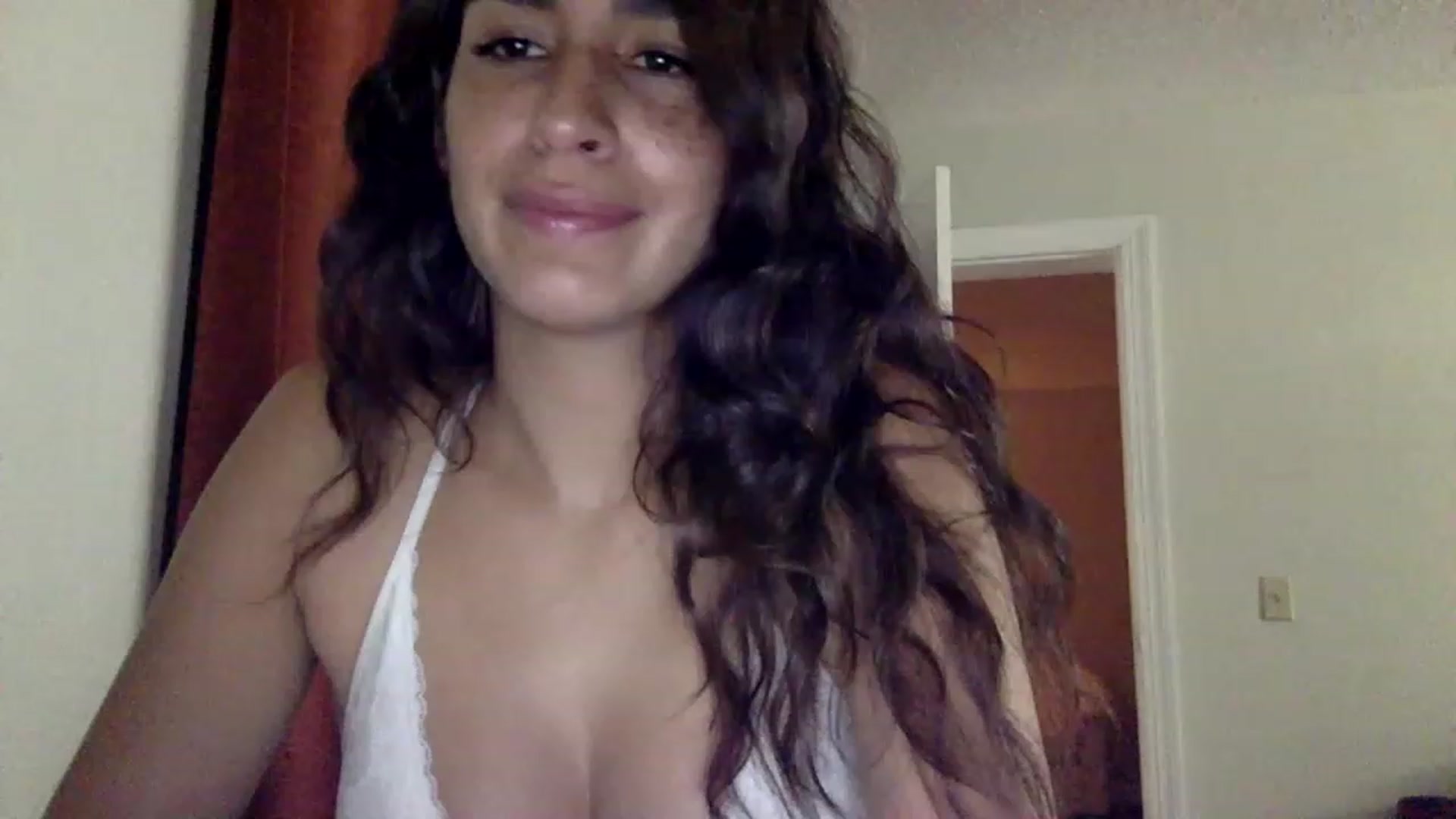 Gallery image thumbnail from FreckledPoni's myfreecams stream on, 12/24/2022, 01:04 image 1 of 20
