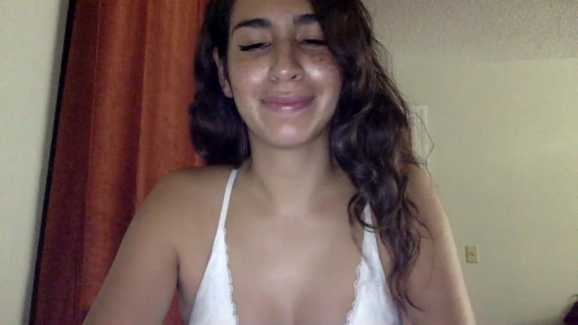 Gallery image thumbnail from FreckledPoni's myfreecams stream on, 12/24/2022, 01:04 image 19 of 20