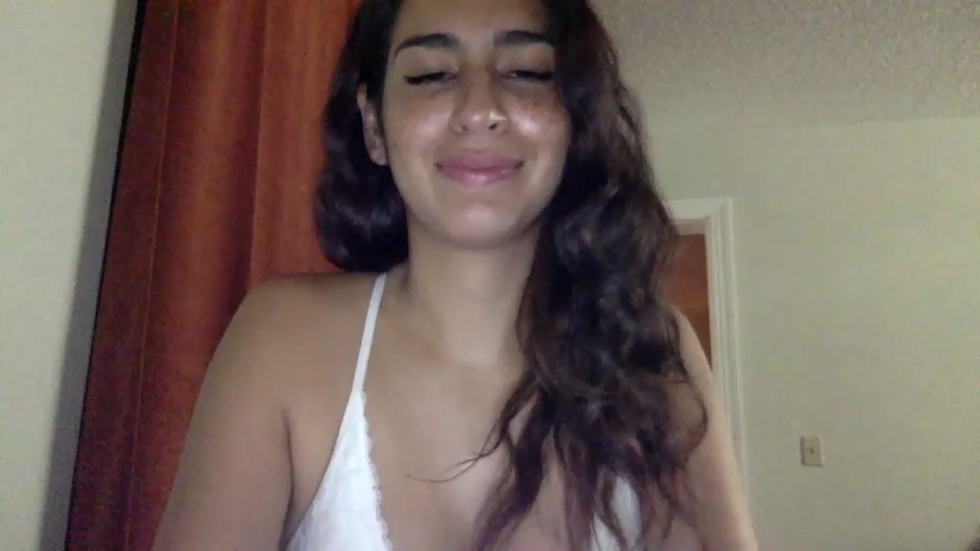 Gallery image thumbnail from FreckledPoni's myfreecams stream on, 12/24/2022, 01:59 image 4 of 20