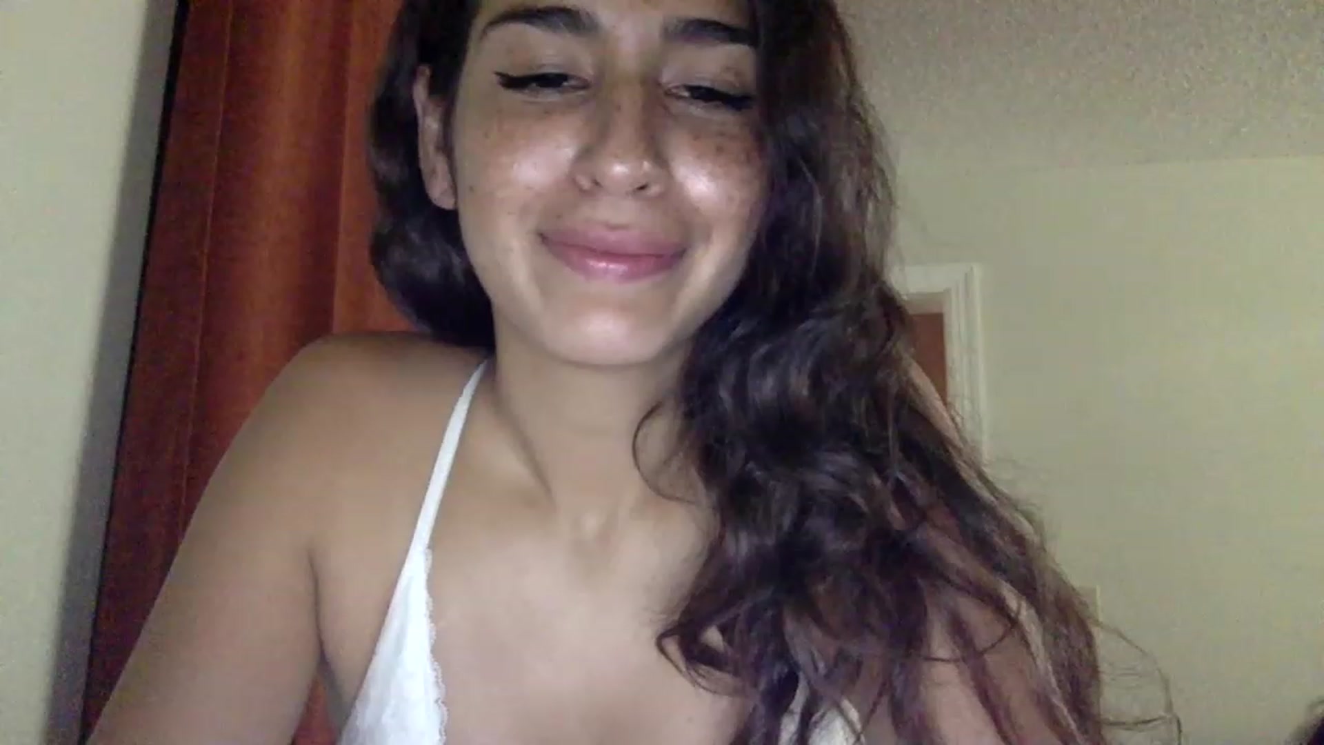 Gallery image thumbnail from FreckledPoni's myfreecams stream on, 12/24/2022, 01:59 image 3 of 20