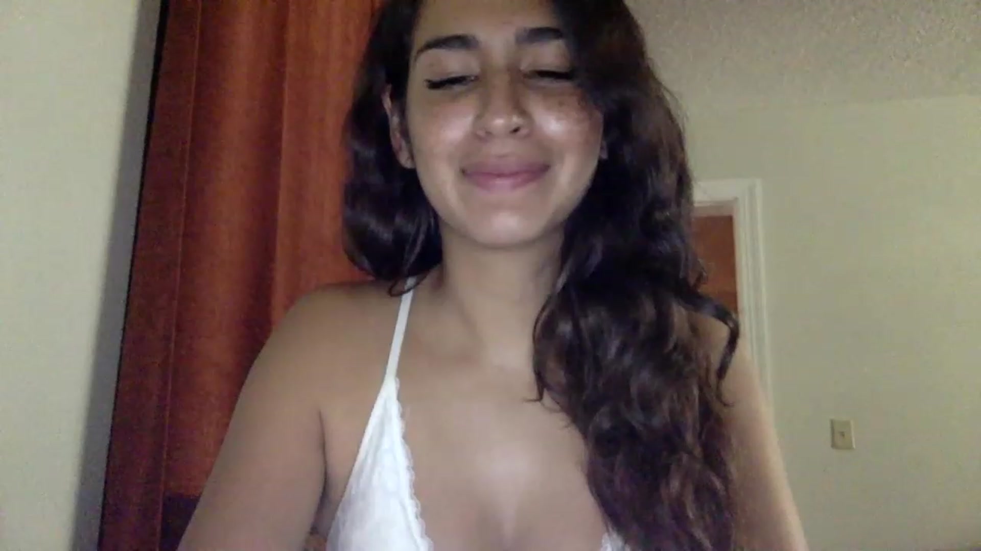Gallery image thumbnail from FreckledPoni's myfreecams stream on, 12/24/2022, 01:59 image 8 of 20