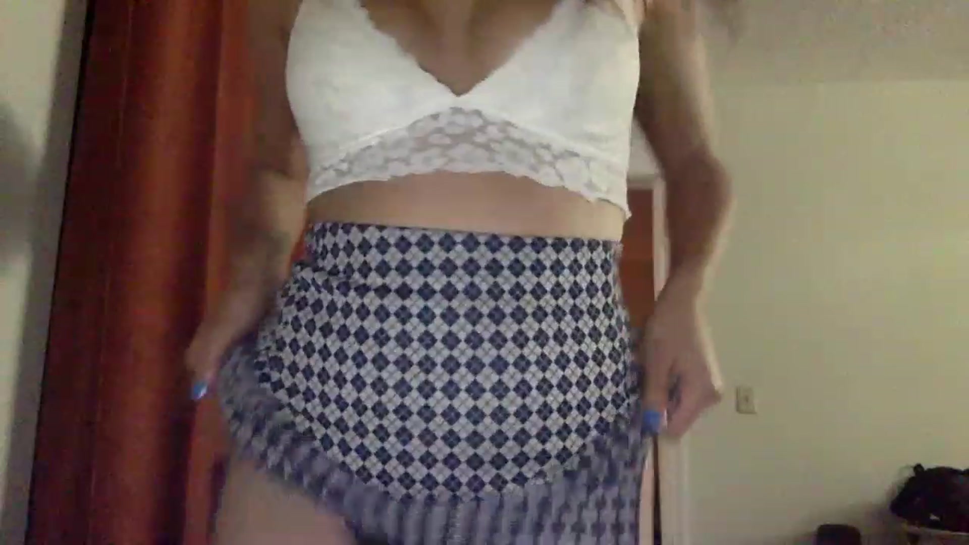 Gallery image thumbnail from FreckledPoni's myfreecams stream on, 12/24/2022, 01:59 image 15 of 20