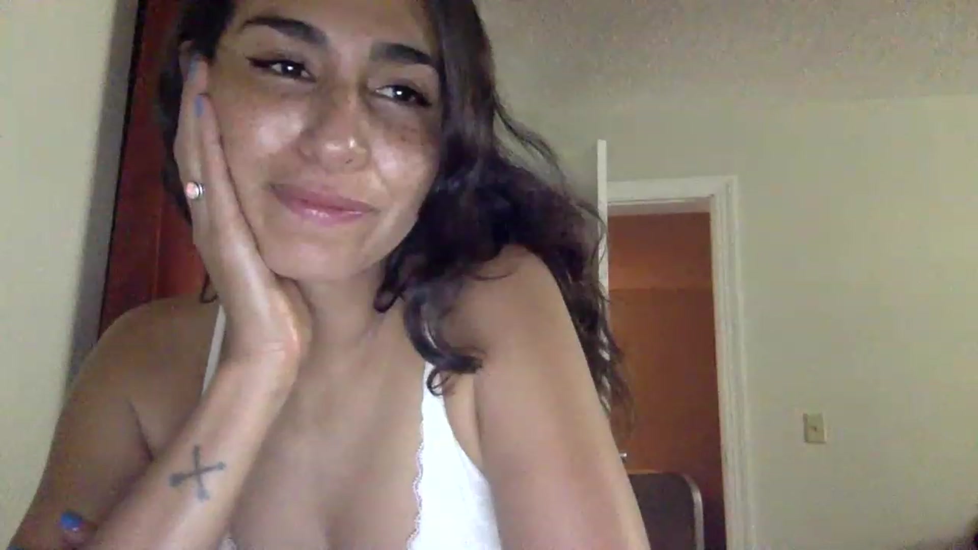 Gallery image thumbnail from FreckledPoni's myfreecams stream on, 12/24/2022, 01:59 image 11 of 20