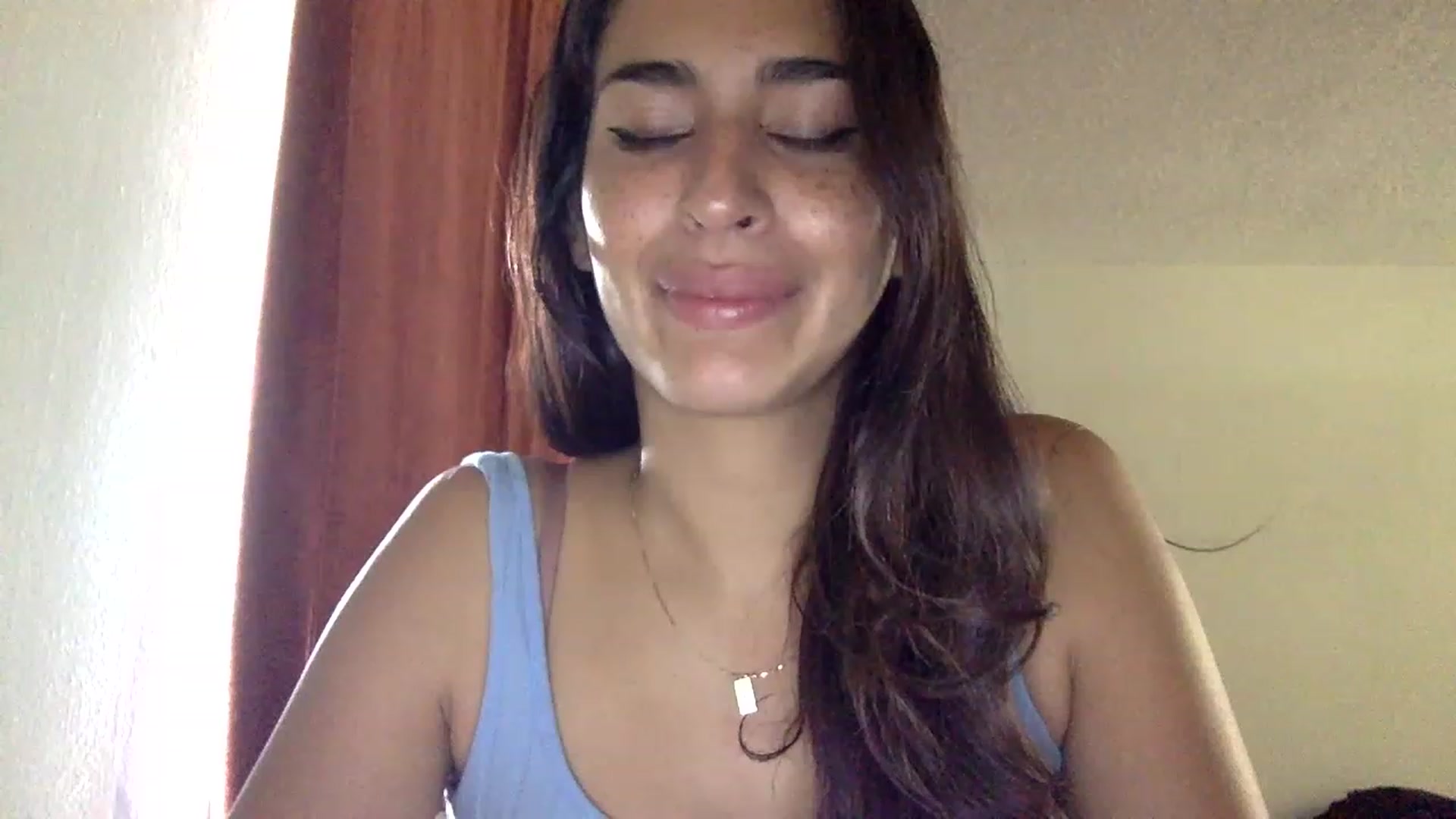 Gallery image thumbnail from FreckledPoni's myfreecams stream on, 12/29/2022, 20:28 image 7 of 20