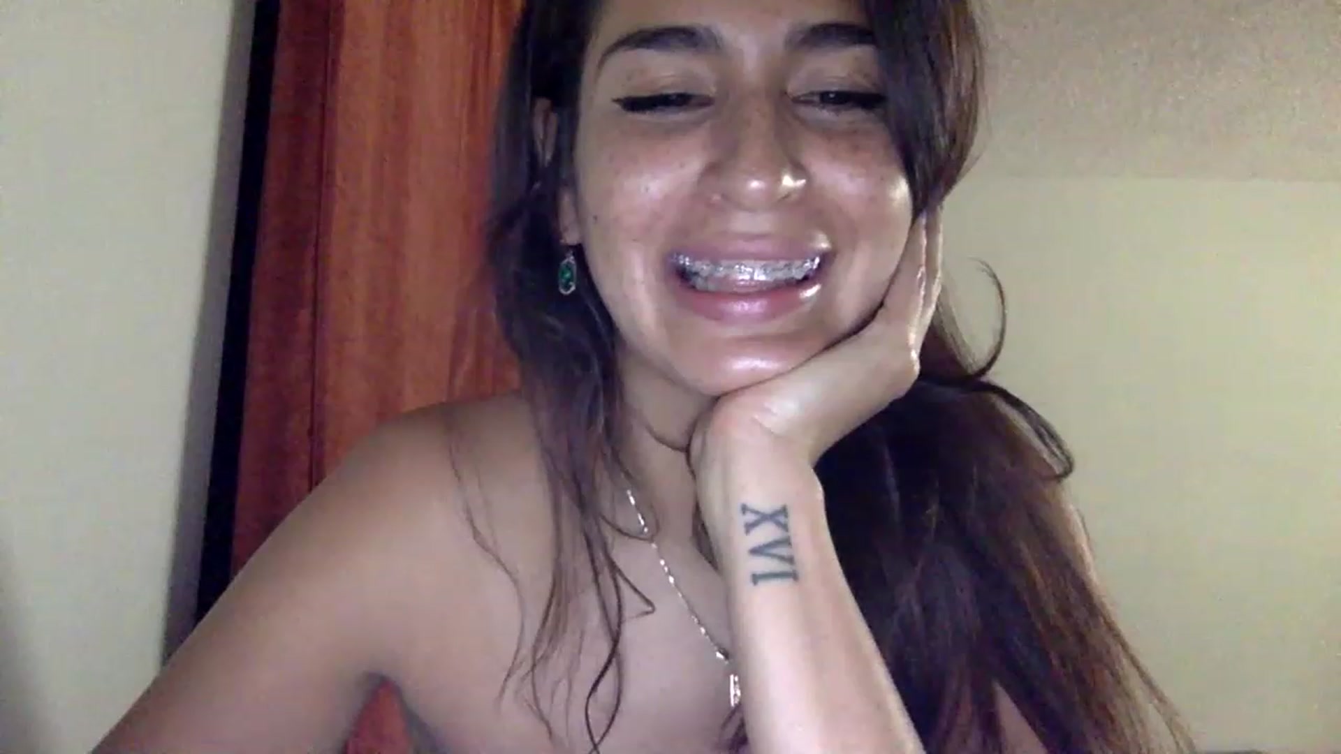 Gallery image thumbnail from FreckledPoni's myfreecams stream on, 01/01/2023, 23:53 image 15 of 20