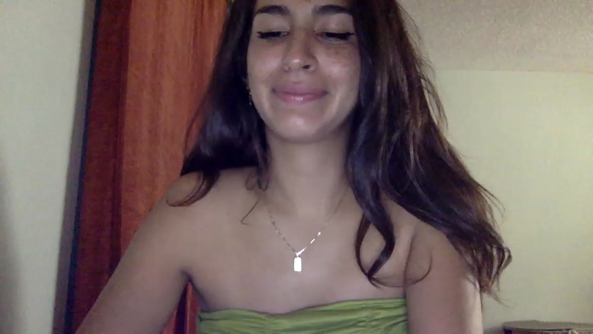 Gallery image thumbnail from FreckledPoni's myfreecams stream on, 01/01/2023, 23:53 image 3 of 20