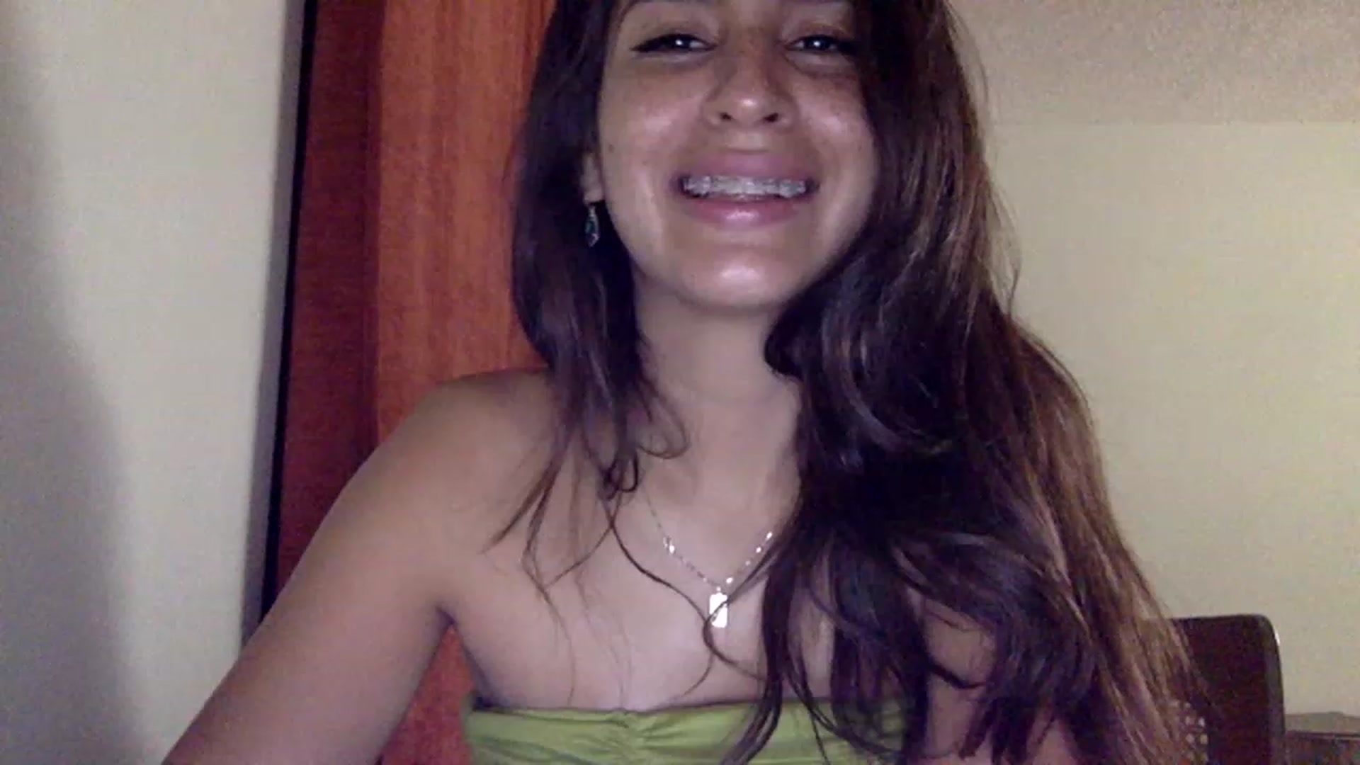 Gallery image thumbnail from FreckledPoni's myfreecams stream on, 01/01/2023, 23:53 image 8 of 20
