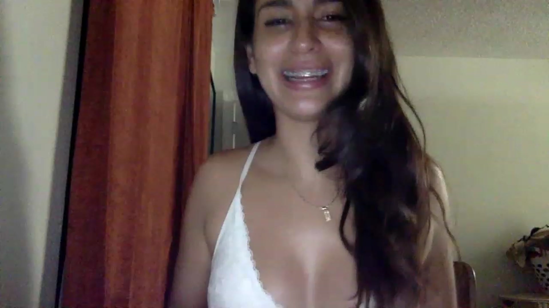 Gallery image thumbnail from FreckledPoni's myfreecams stream on, 01/05/2023, 08:11 image 11 of 20