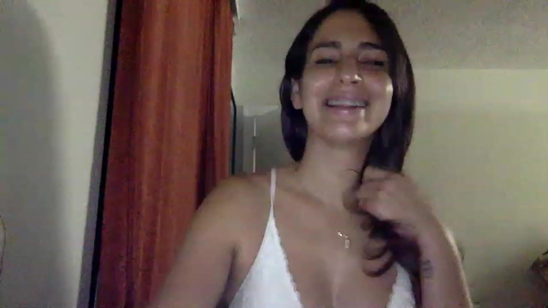 Gallery image thumbnail from FreckledPoni's myfreecams stream on, 01/05/2023, 08:11 image 1 of 20