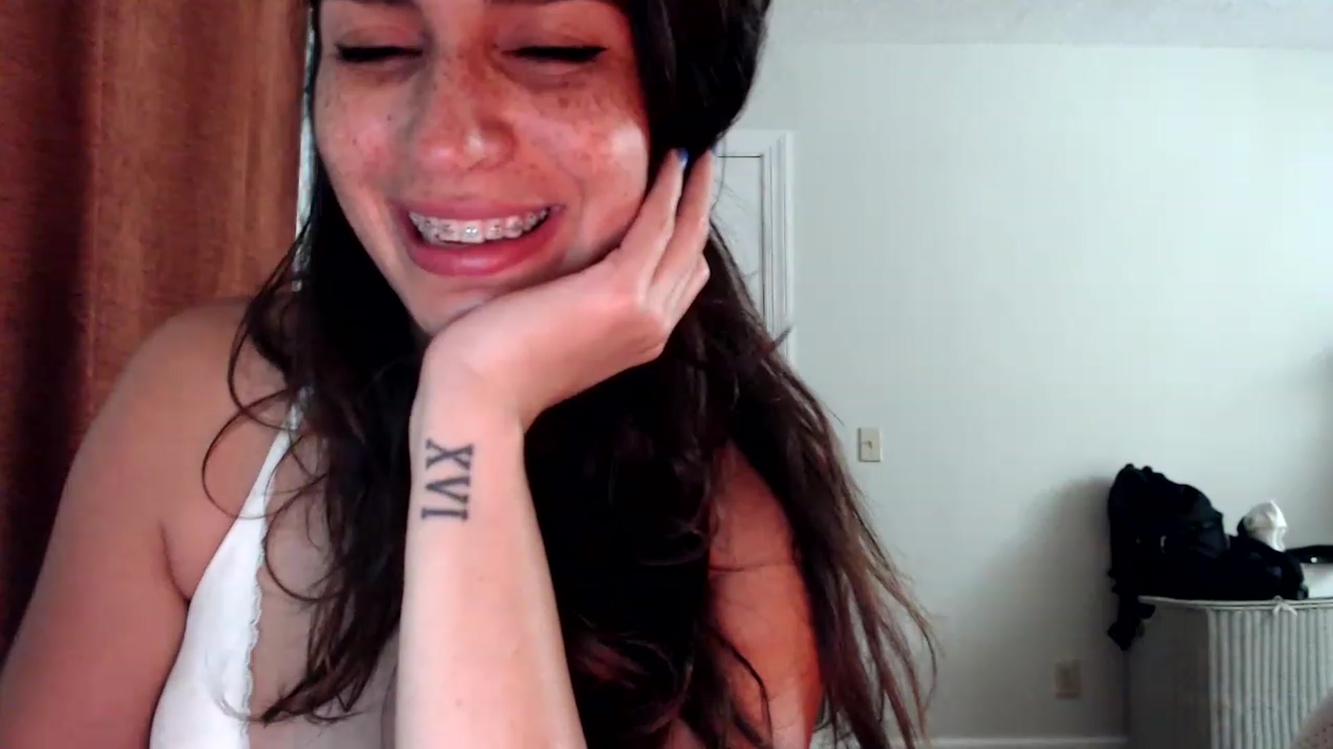 Gallery image thumbnail from FreckledPoni's myfreecams stream on, 01/12/2023, 07:18 image 12 of 20