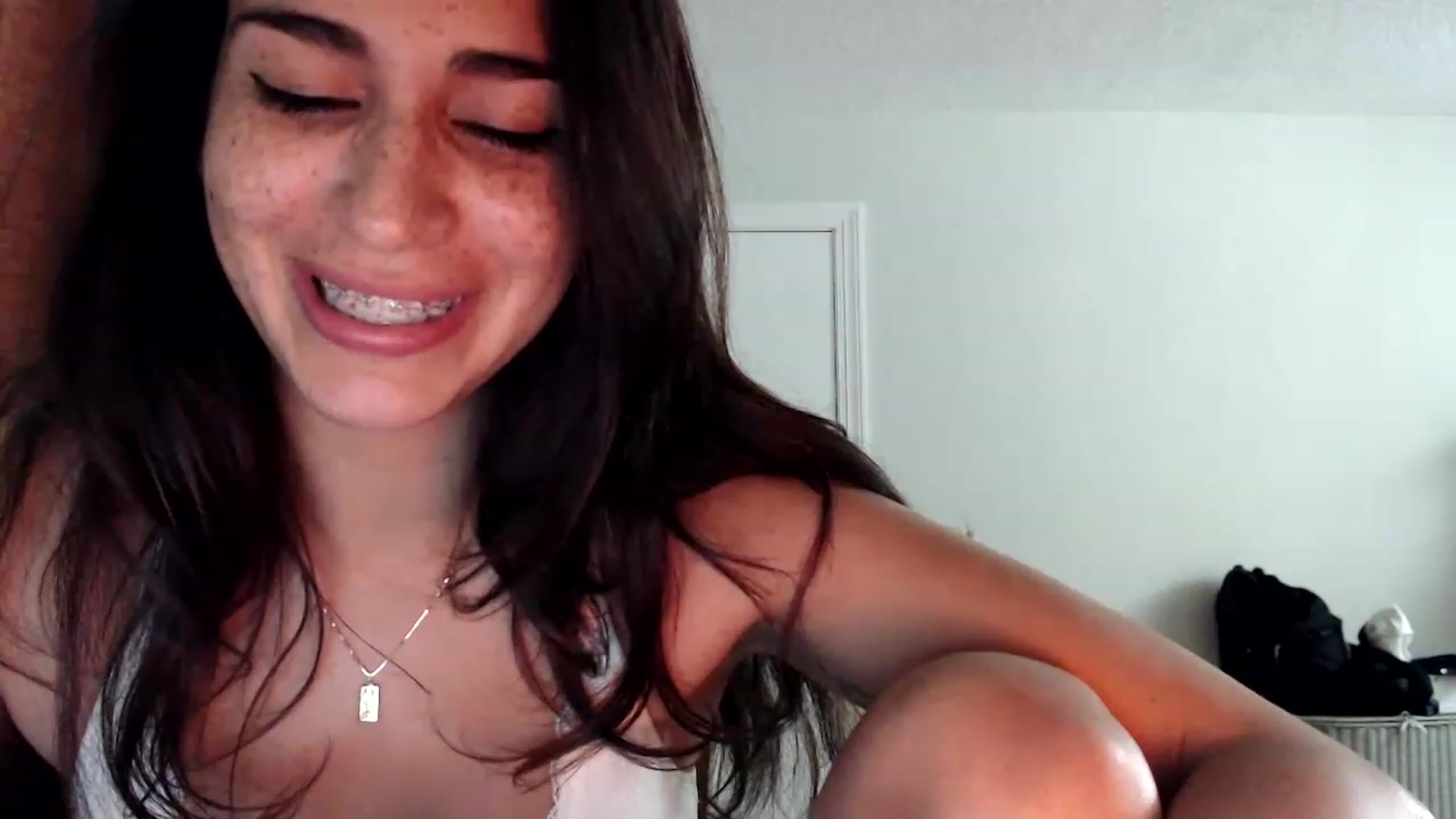 Gallery image thumbnail from FreckledPoni's myfreecams stream on, 01/12/2023, 07:18 image 16 of 20