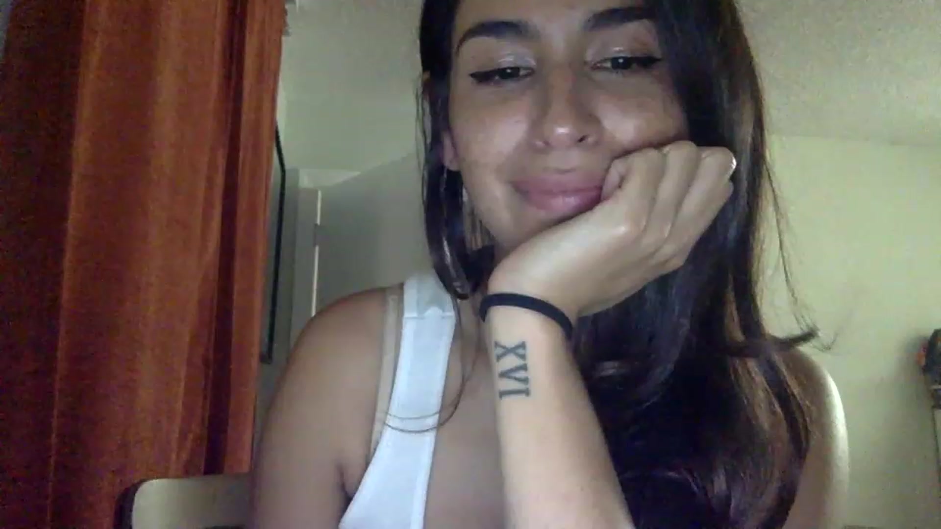 Gallery image thumbnail from FreckledPoni's myfreecams stream on, 01/22/2023, 23:08 image 10 of 20