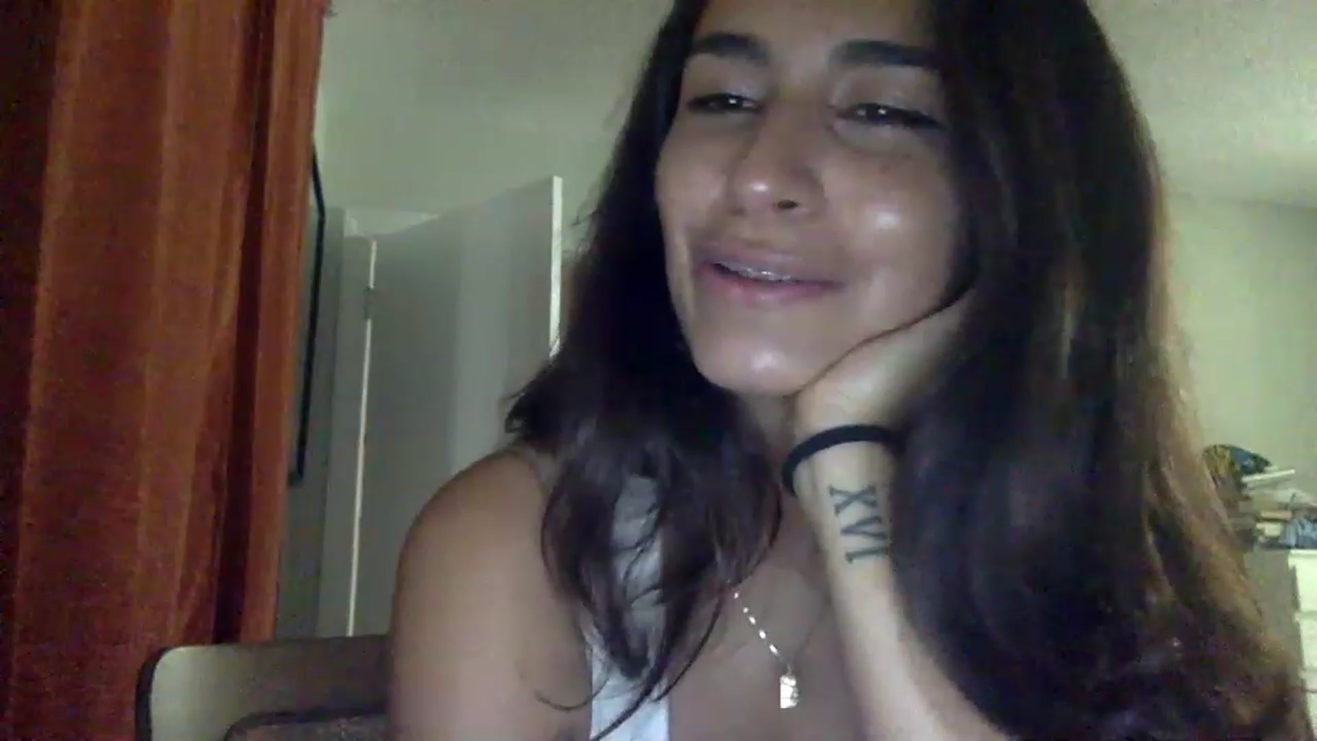 Gallery image thumbnail from FreckledPoni's myfreecams stream on, 01/22/2023, 23:08 image 4 of 20